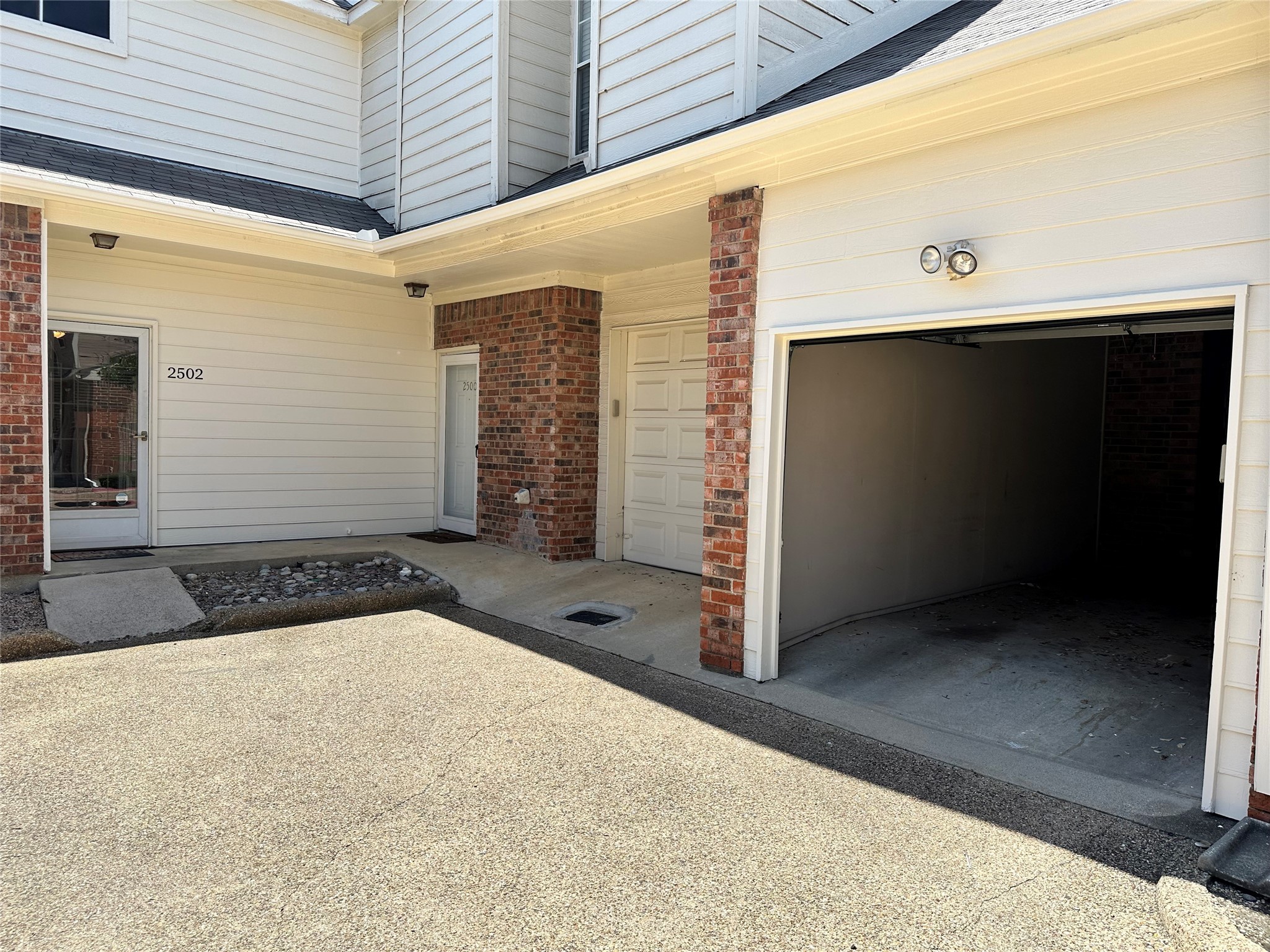 2502 Orangegrove Circle Arlington TX 76006