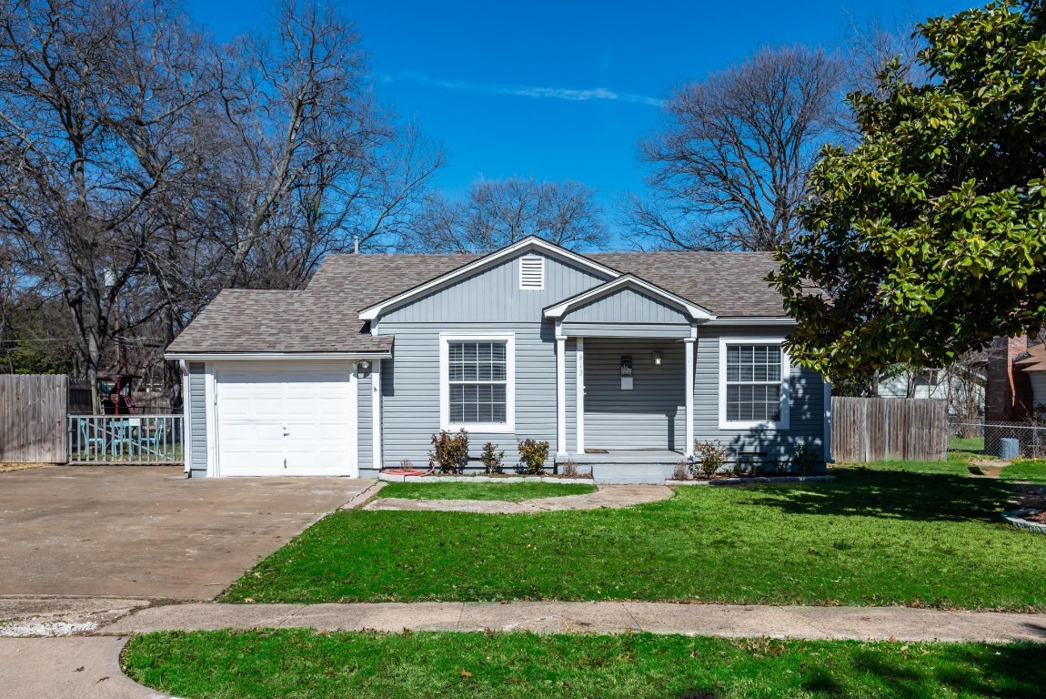 313 W Avenue G Garland TX 75040