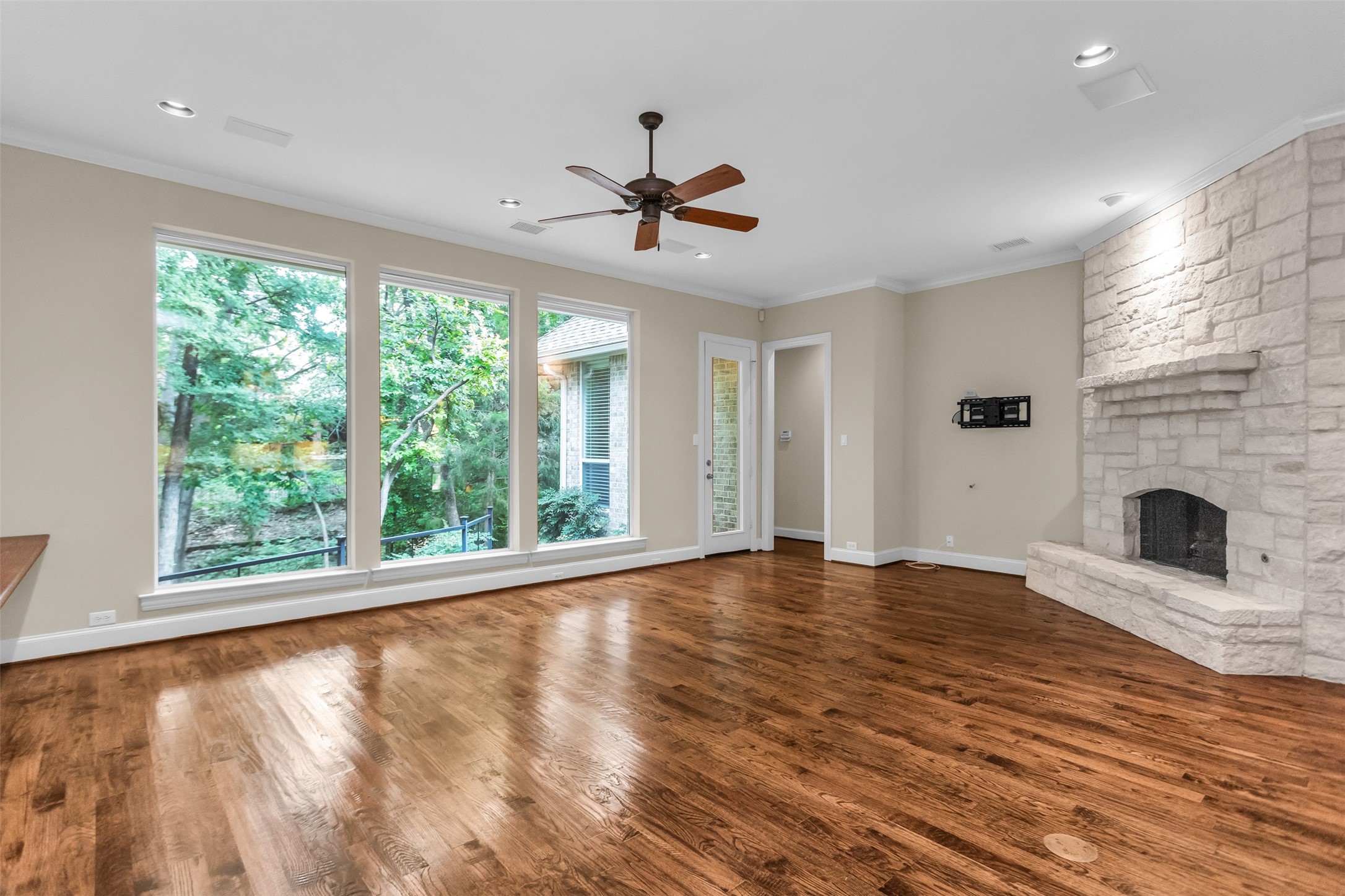 1210 Creekwood Drive Garland TX 75044