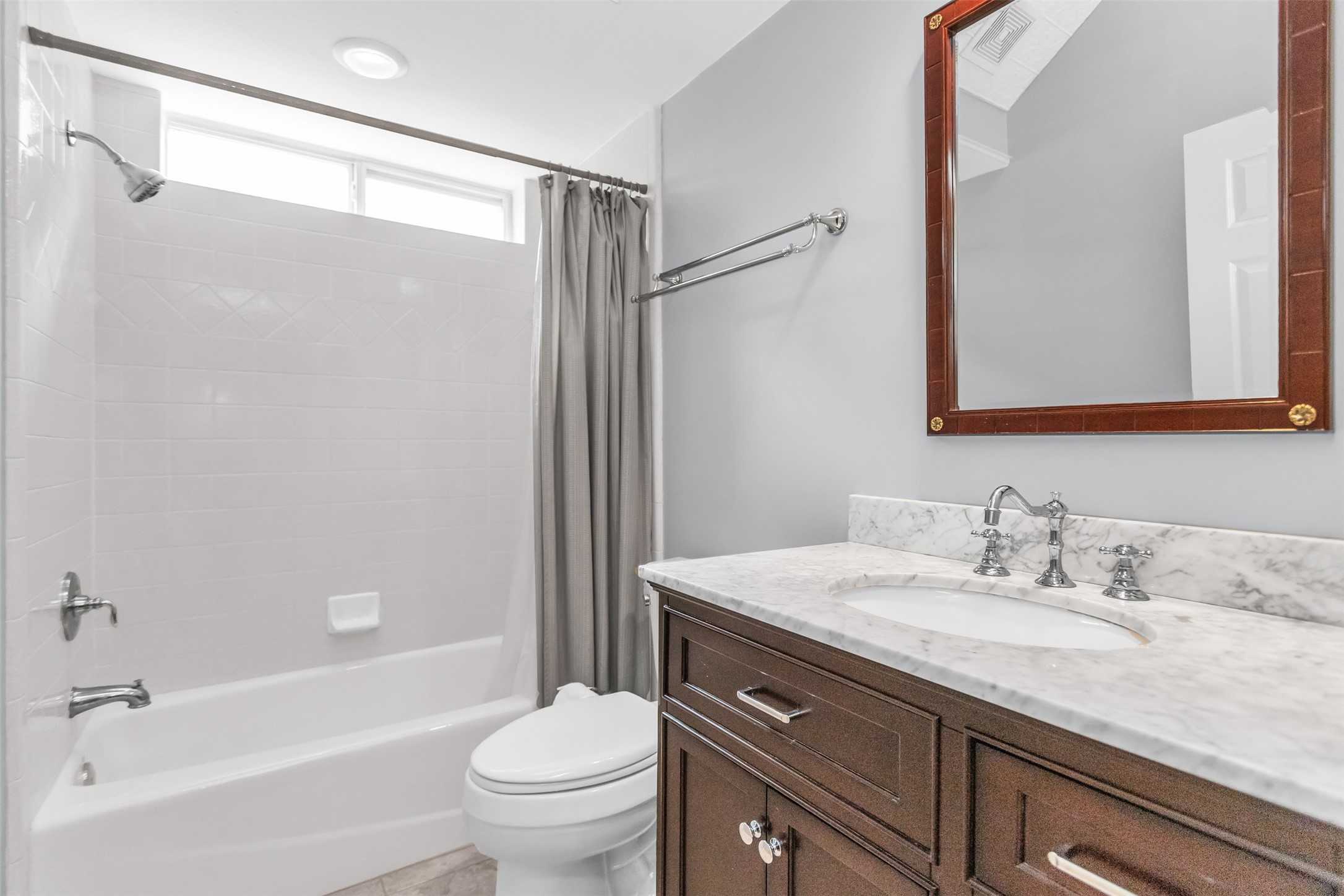 1210 Creekwood Drive Garland TX 75044
