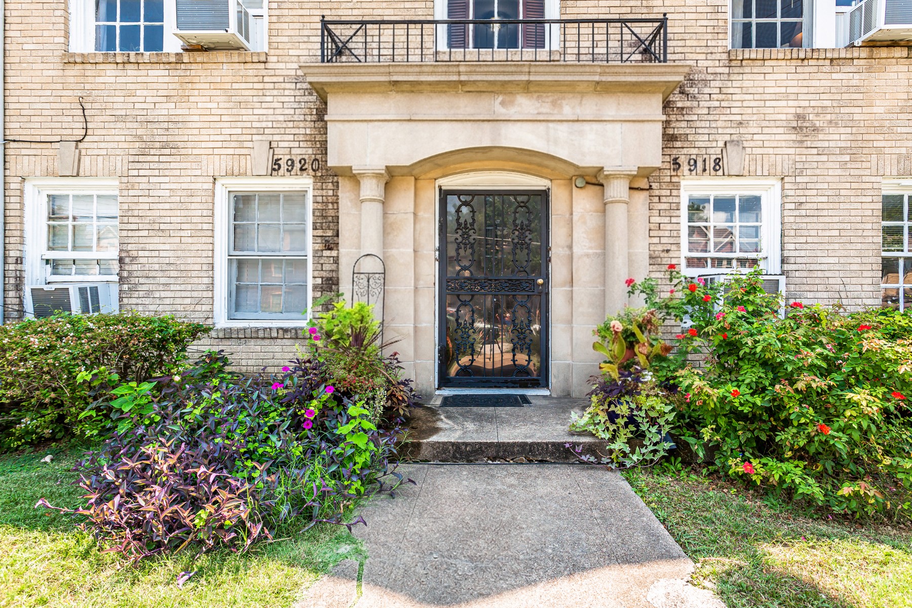 5918 La Vista Drive Dallas TX 75206