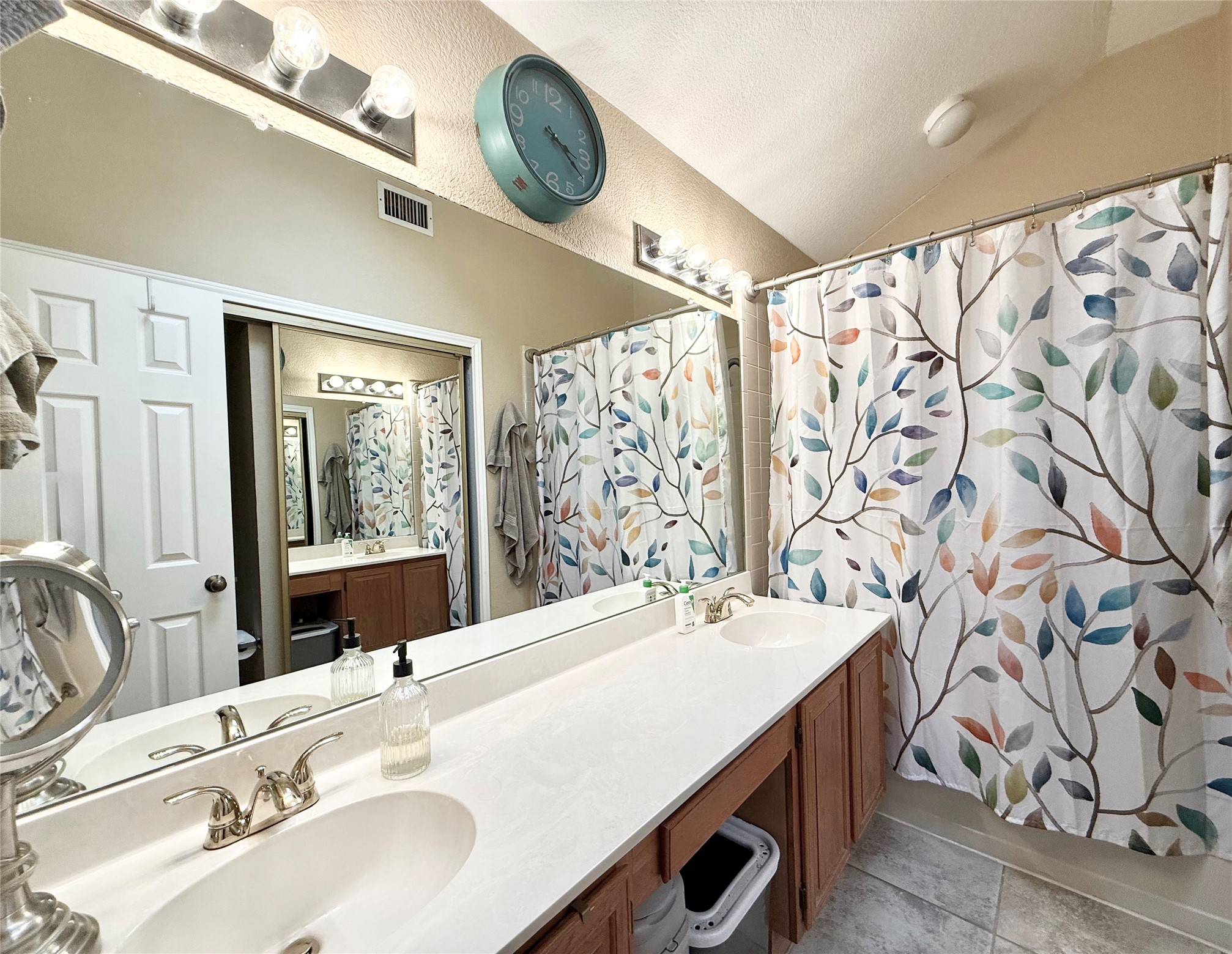 1437 Hampton Road Grapevine TX 76051
