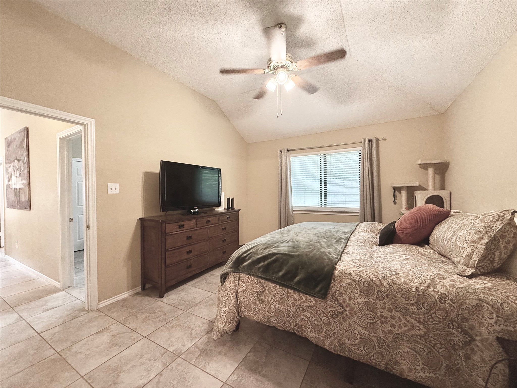 1437 Hampton Road Grapevine TX 76051