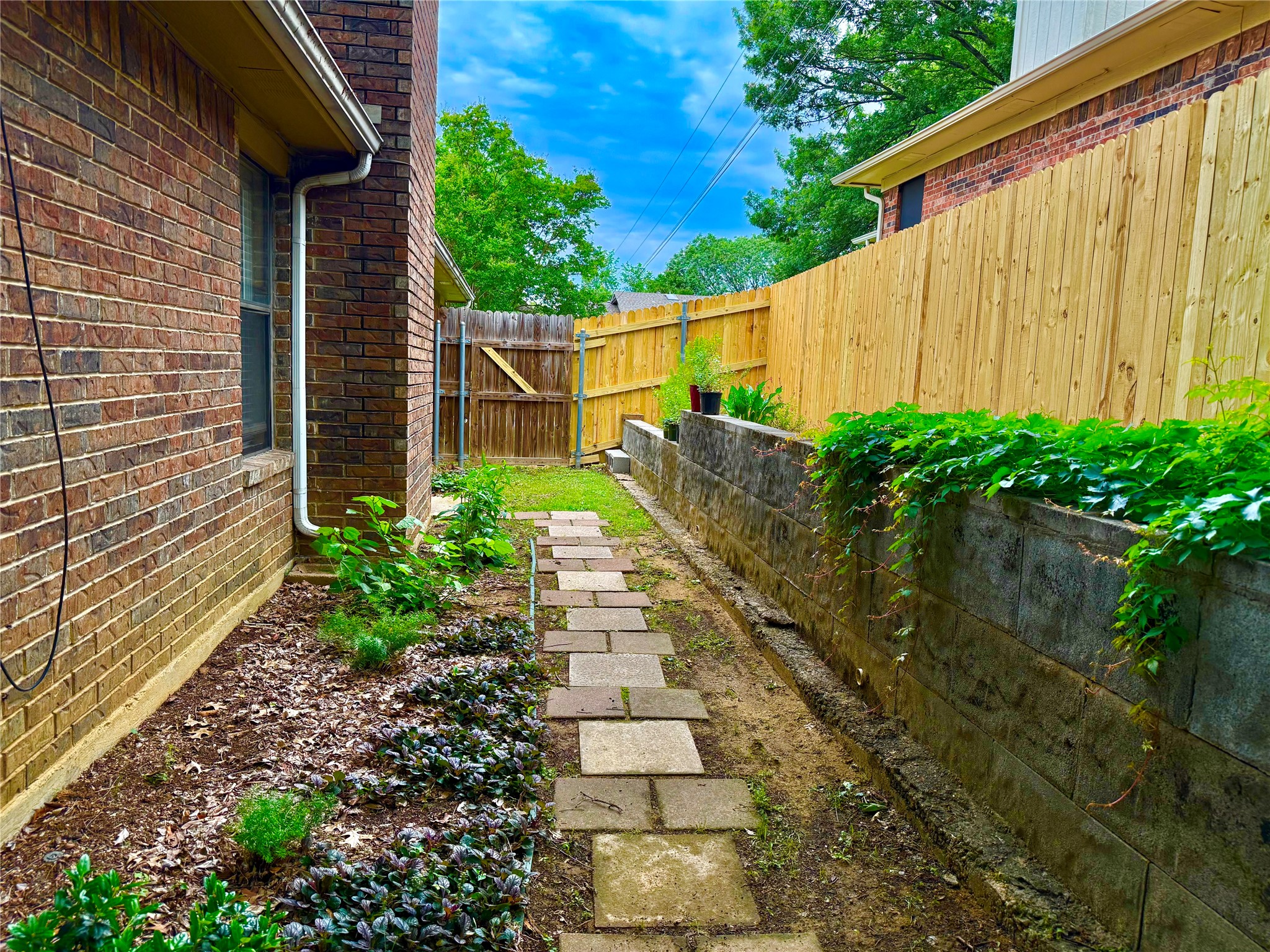 1437 Hampton Road Grapevine TX 76051
