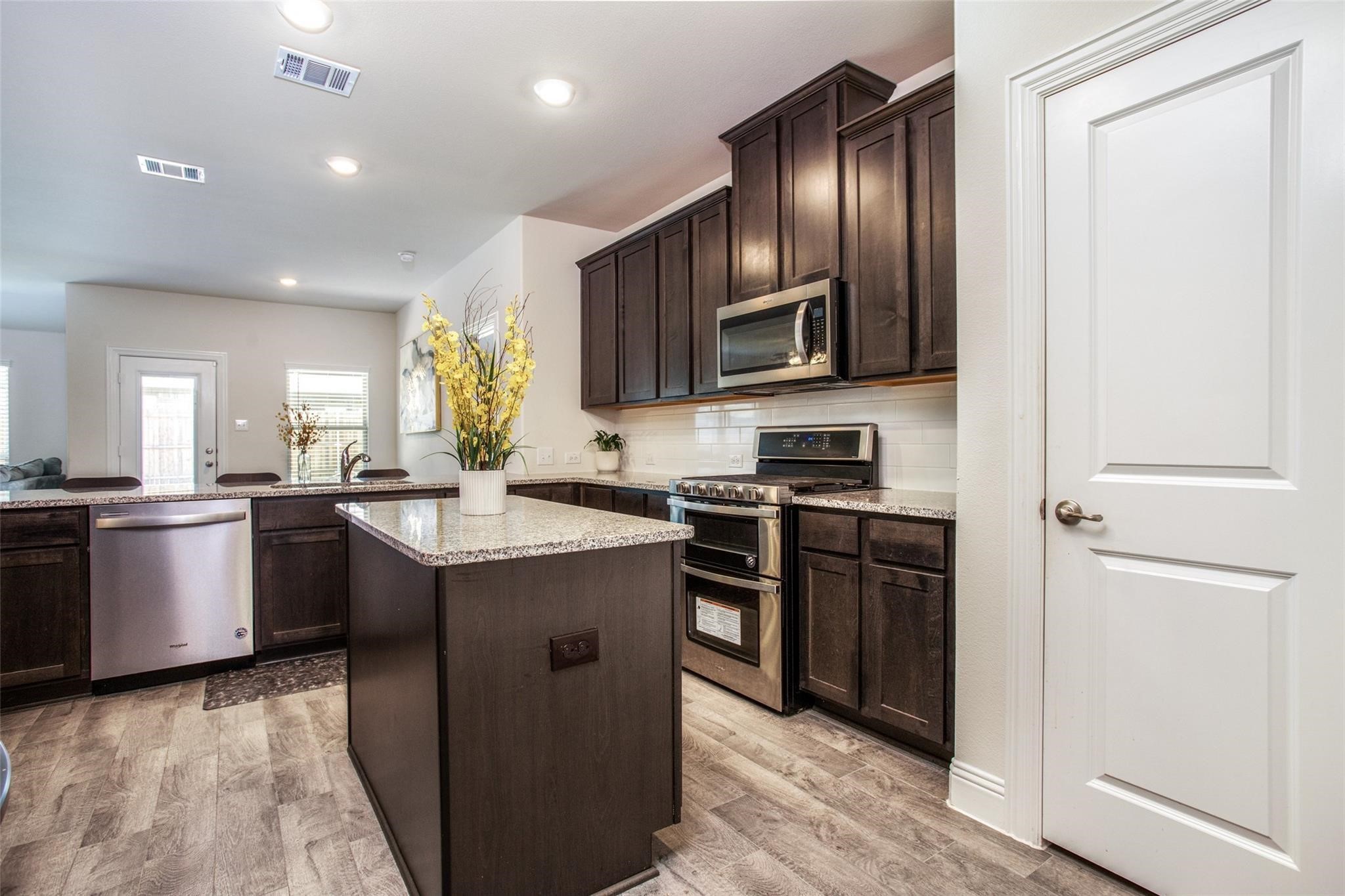 10716 Klondike Lane Aubrey TX 76227