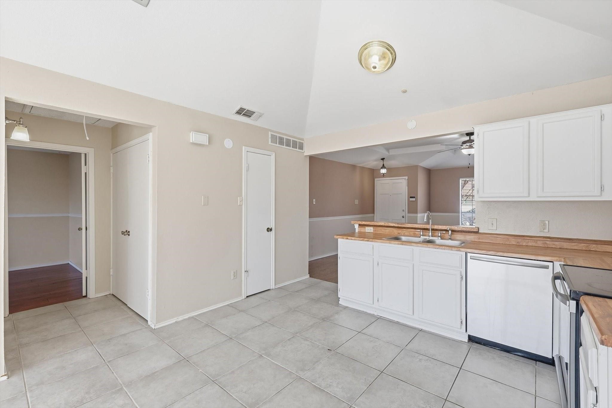 5722 Westchase Drive North Richland Hills TX 76180
