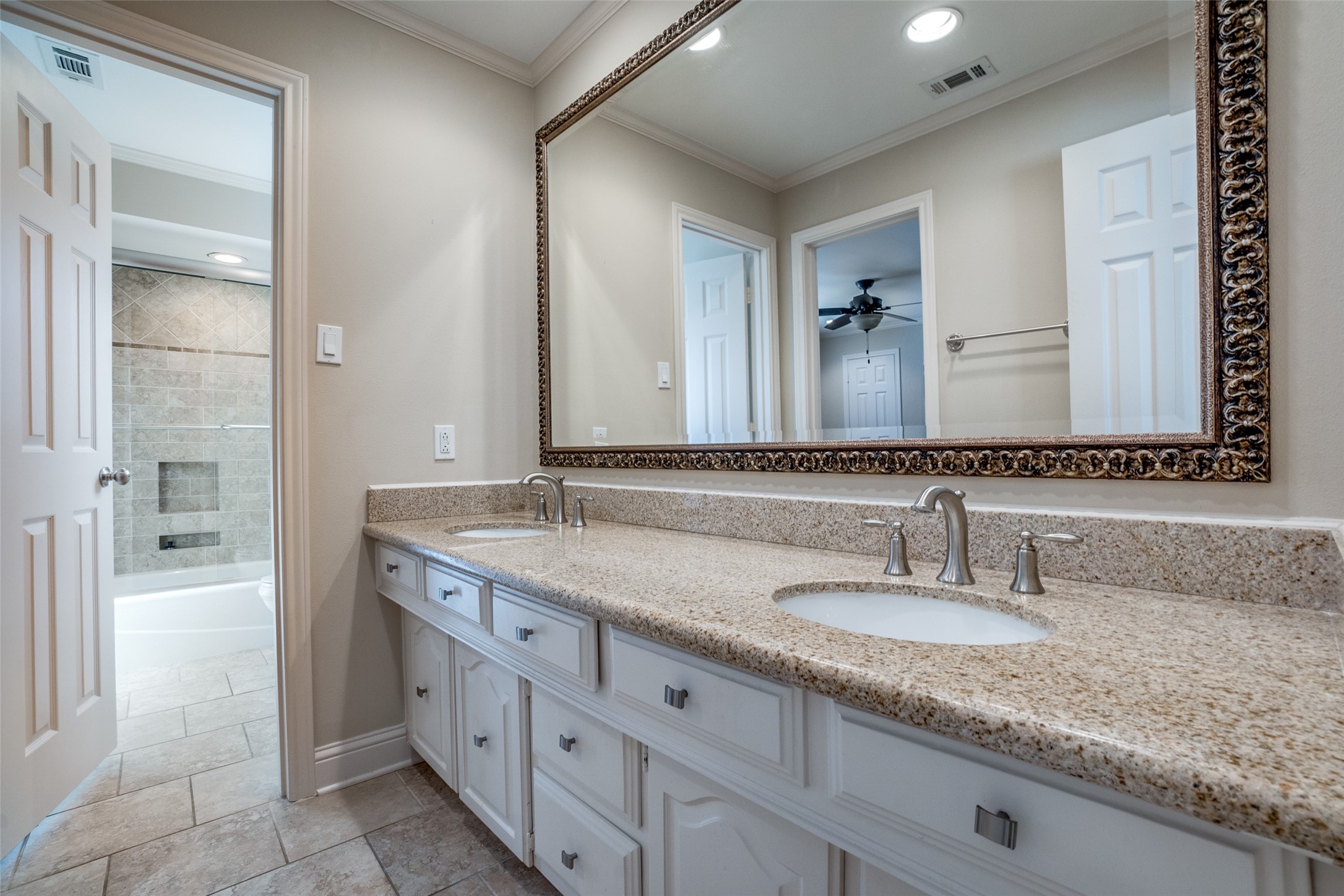 5604 Covehaven Drive Dallas TX 75252