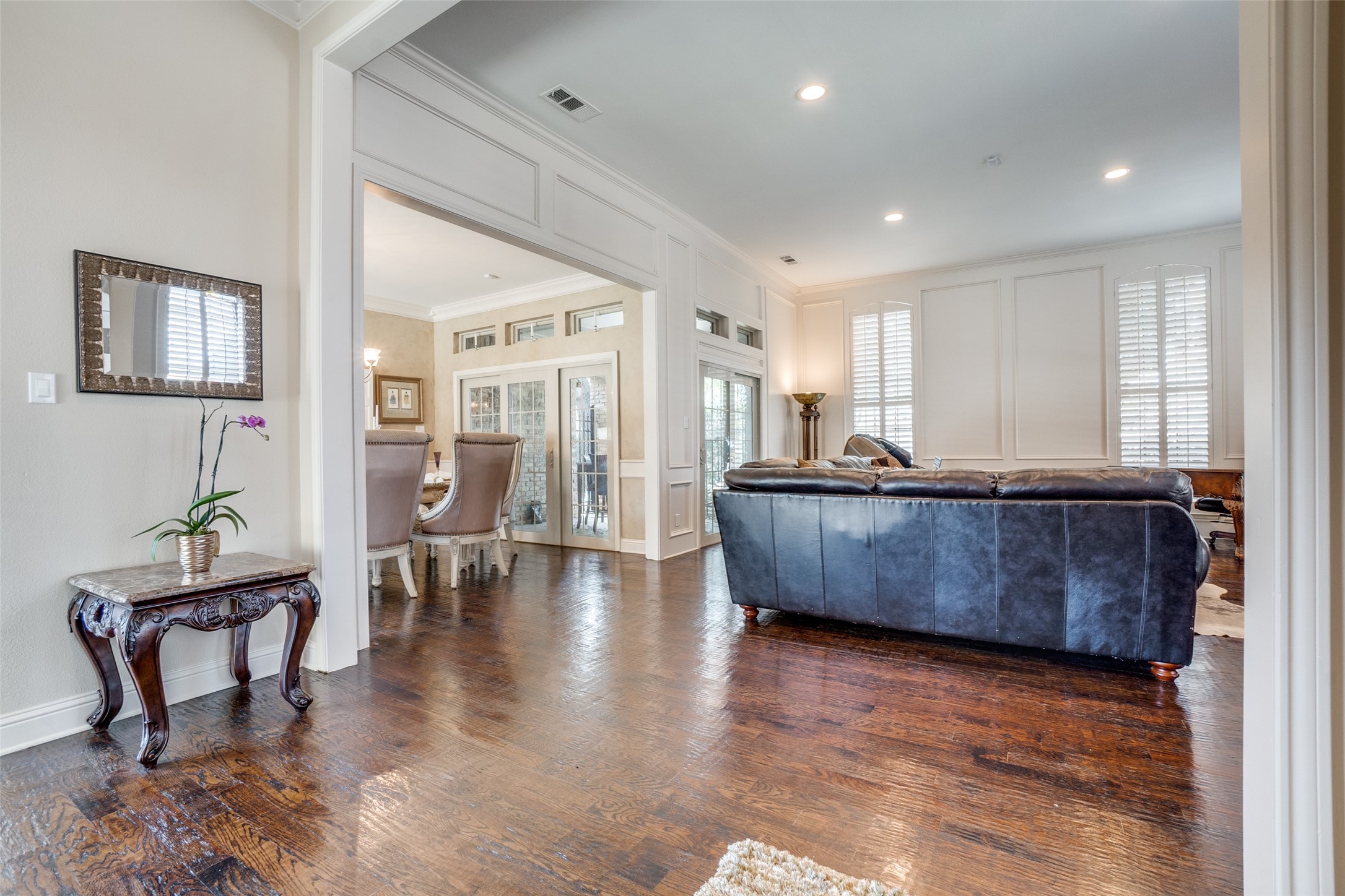 5604 Covehaven Drive Dallas TX 75252