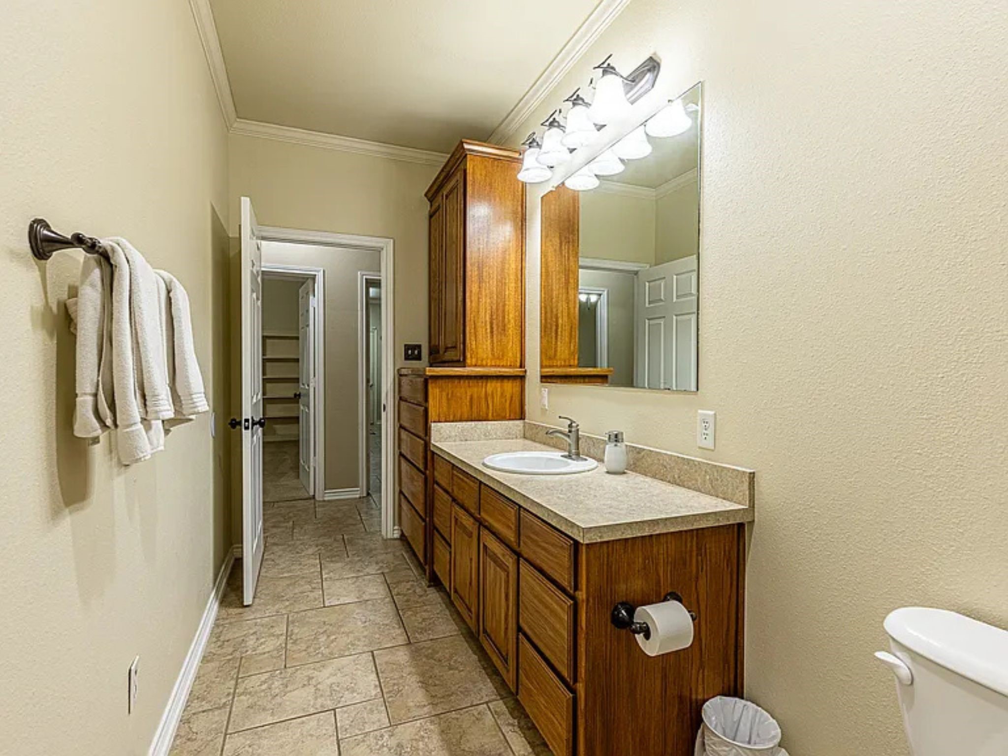 1606 S Hyde Park Avenue Denison TX 75020