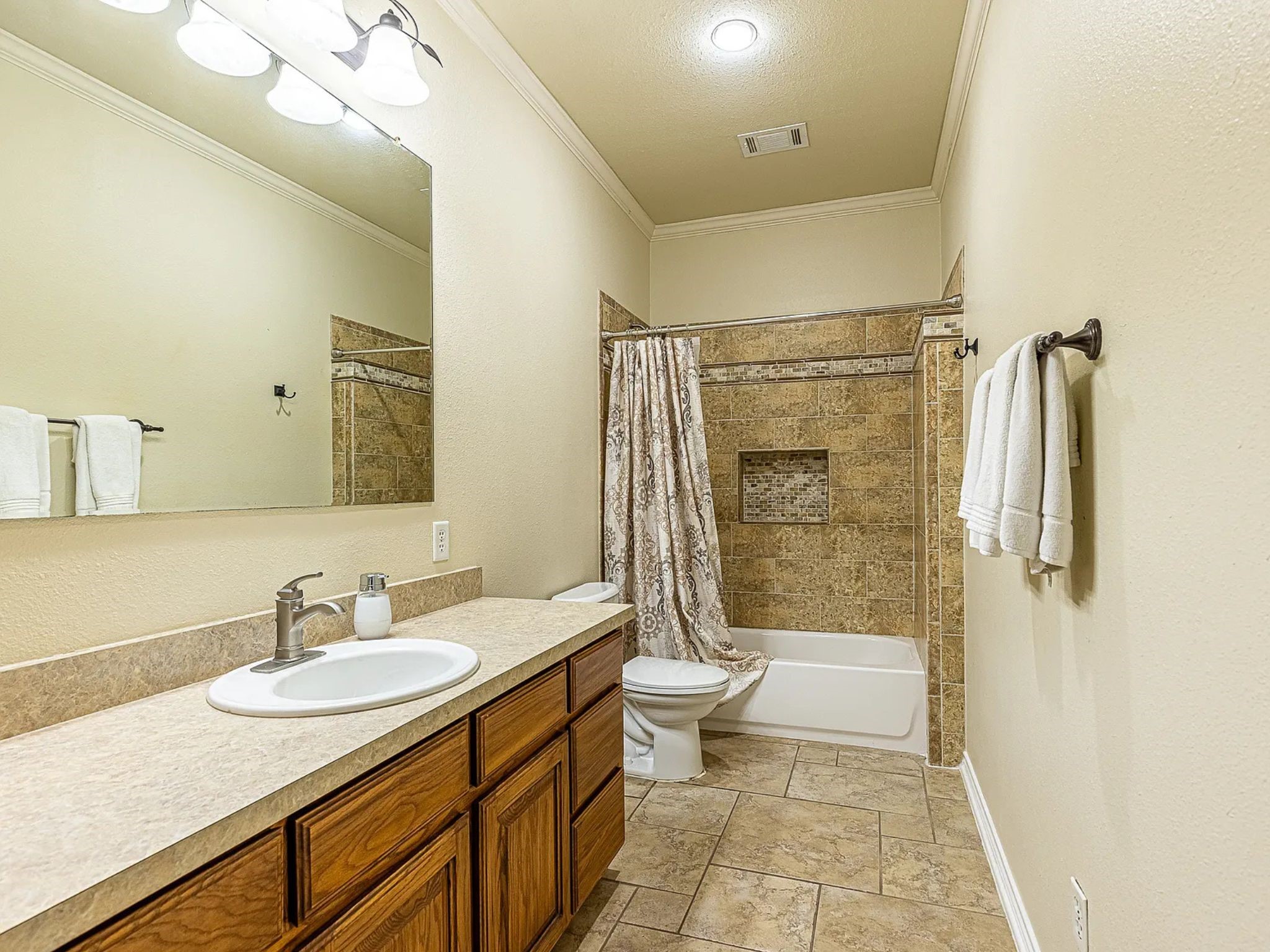 1606 S Hyde Park Avenue Denison TX 75020