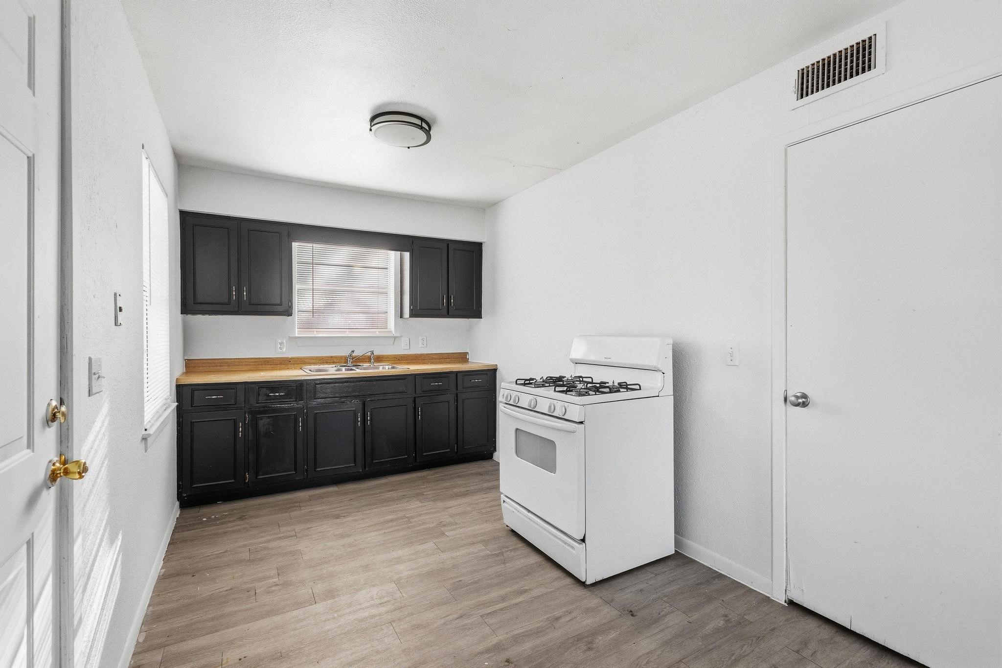 916 8th Street NW Paris TX 75460