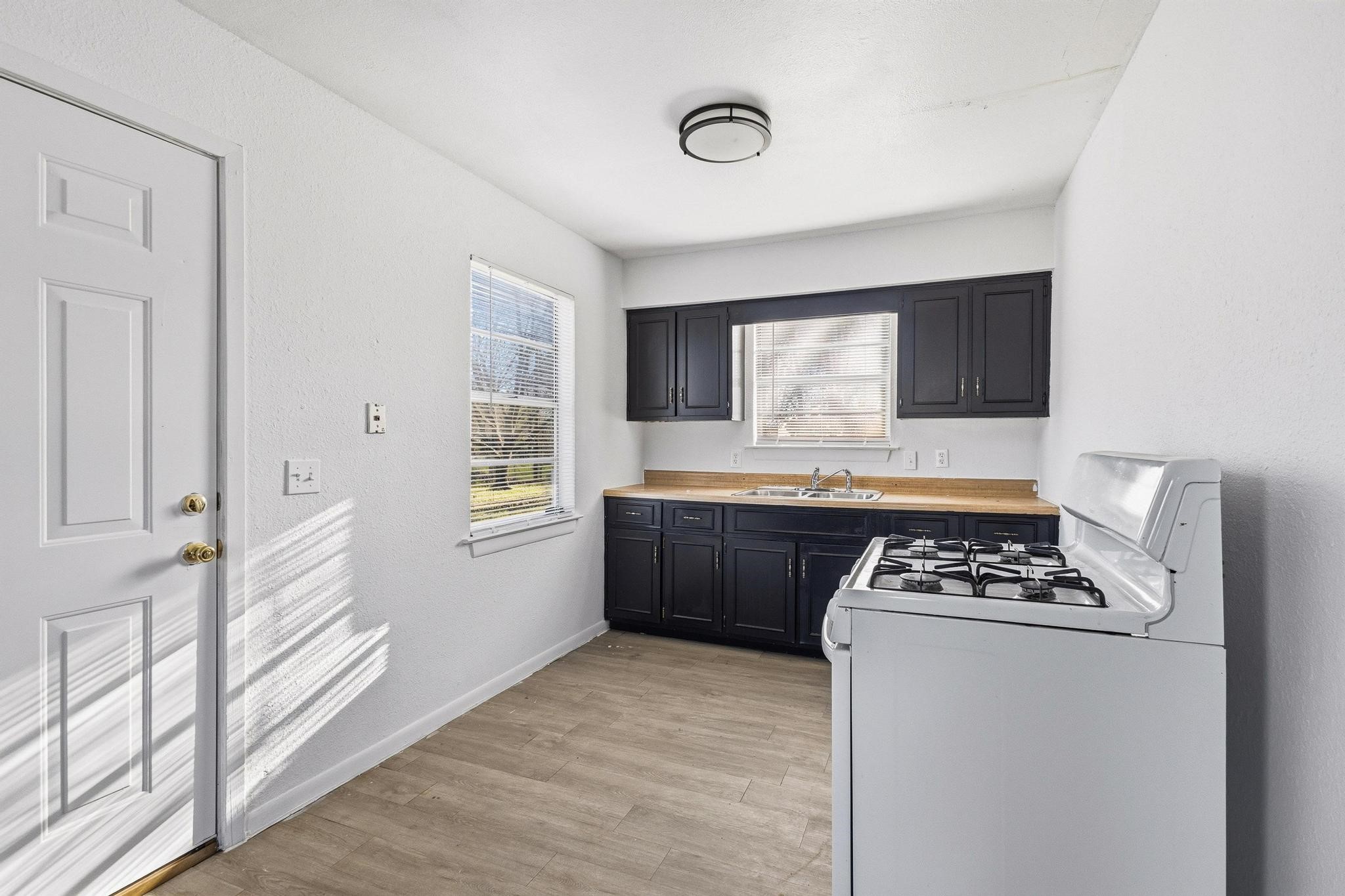 916 8th Street NW Paris TX 75460
