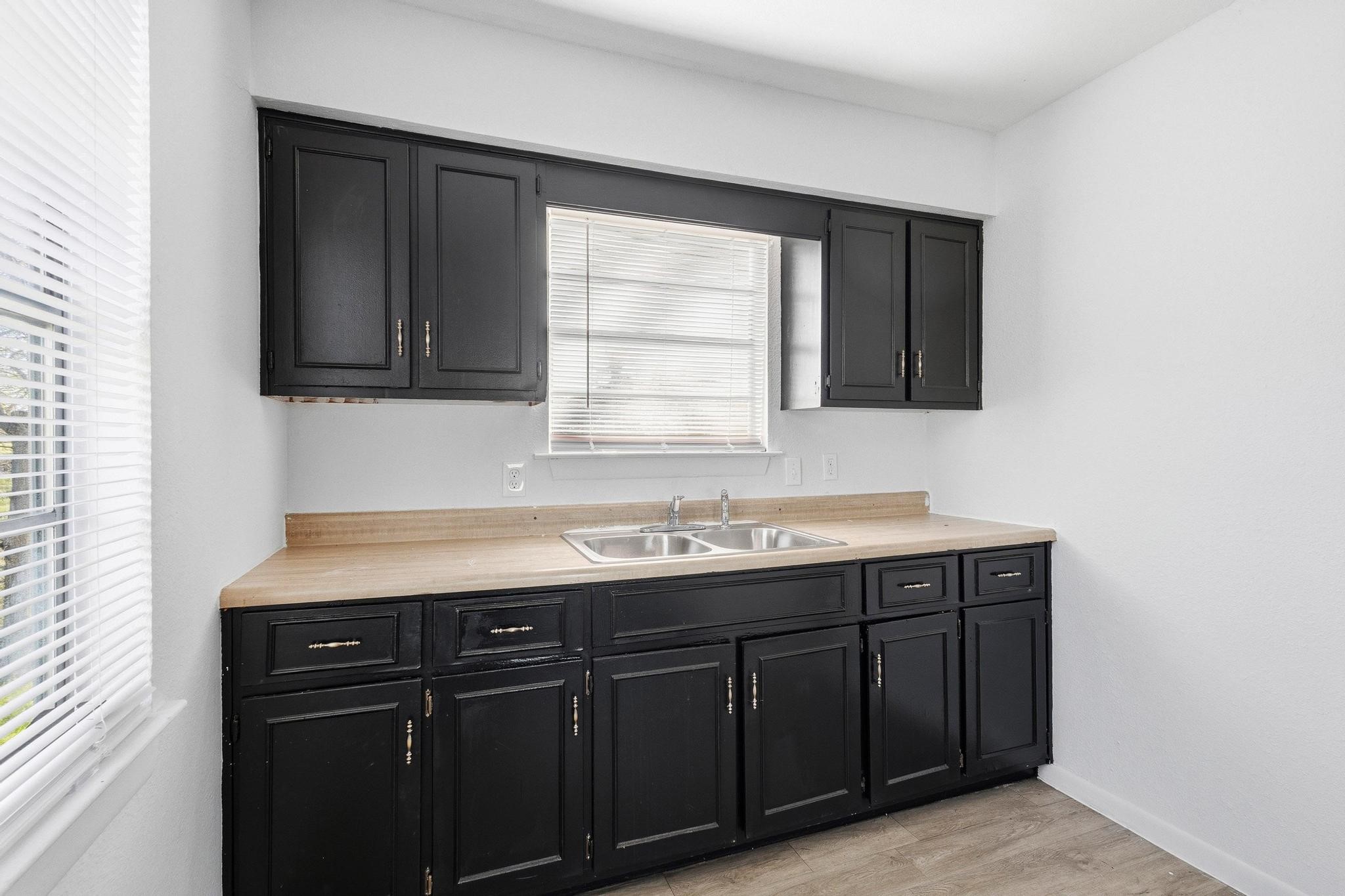 916 8th Street NW Paris TX 75460