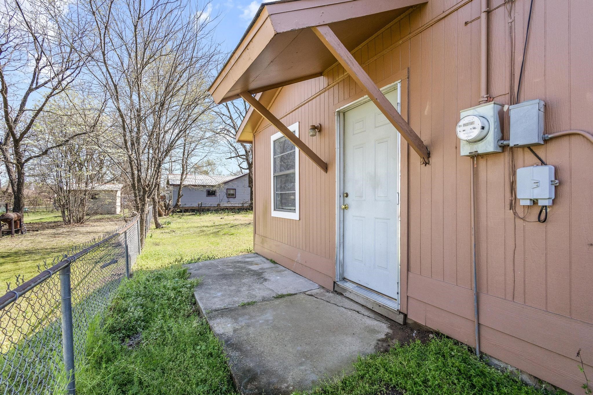916 8th Street NW Paris TX 75460