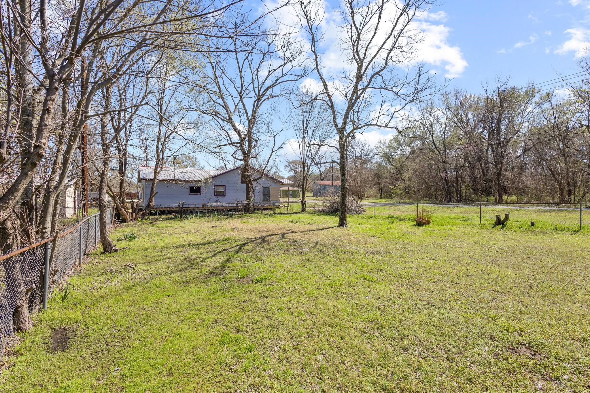 916 8th Street NW Paris TX 75460