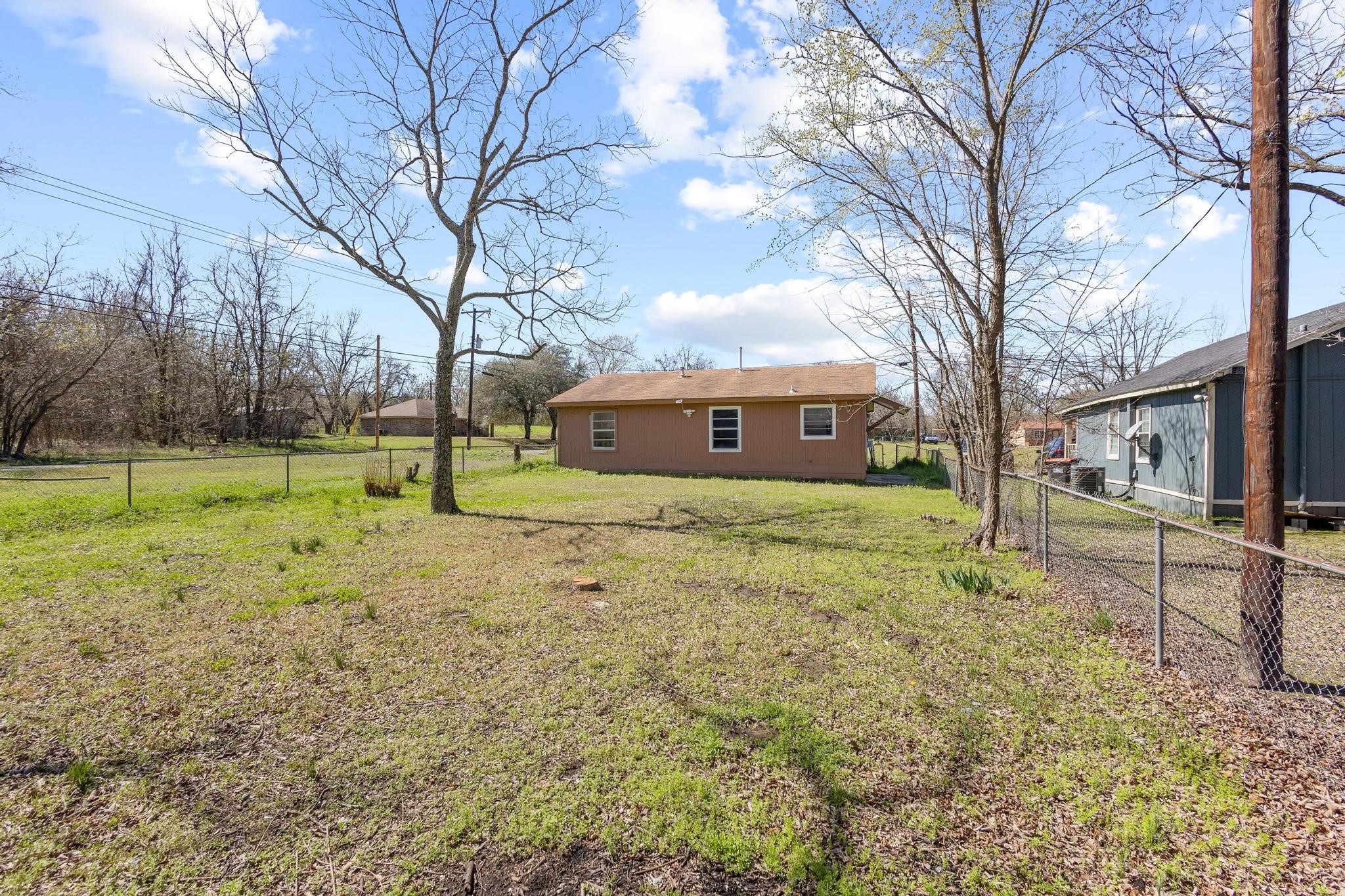 916 8th Street NW Paris TX 75460