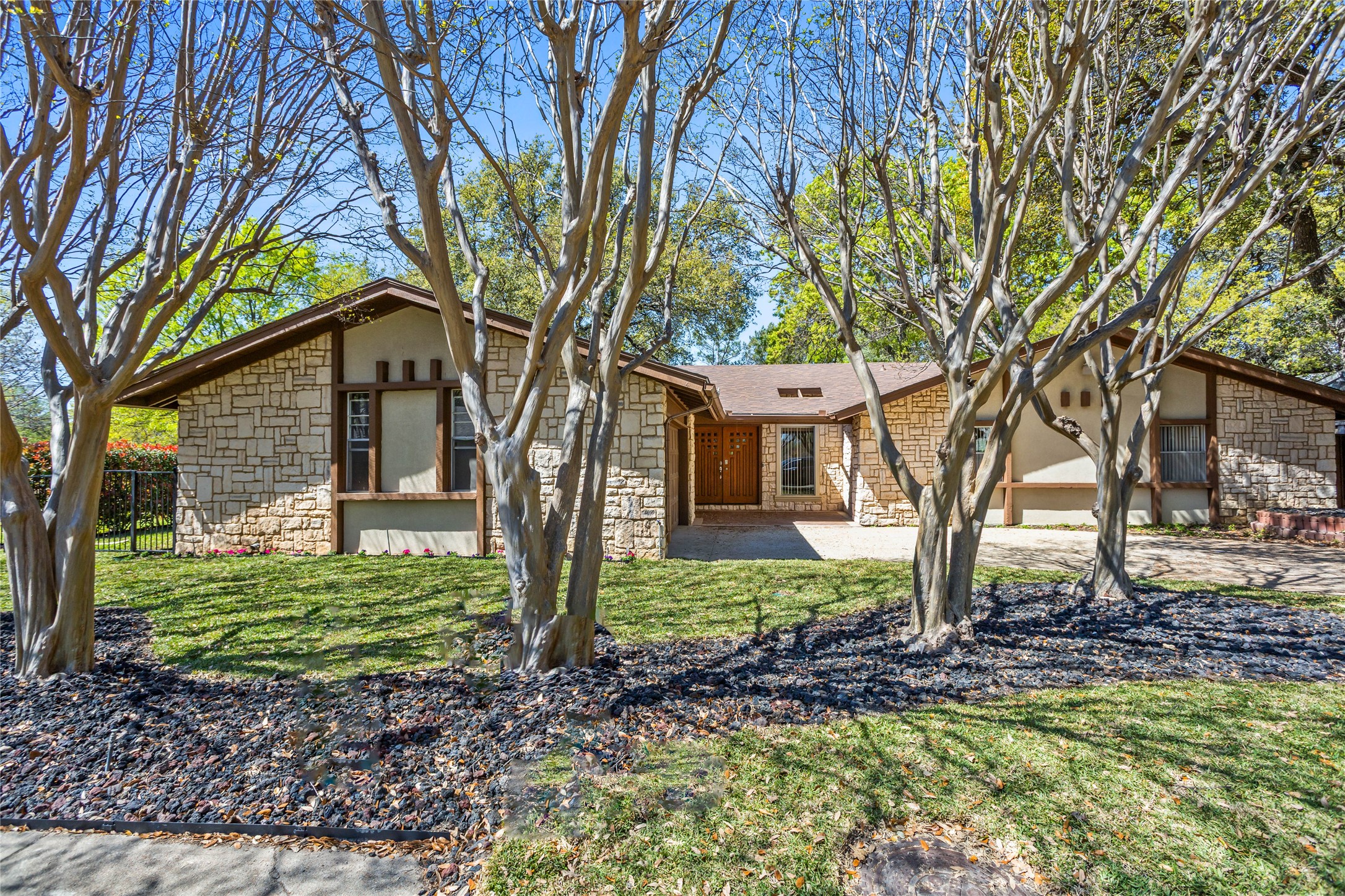 15721 Mapleview Circle Dallas TX 75248