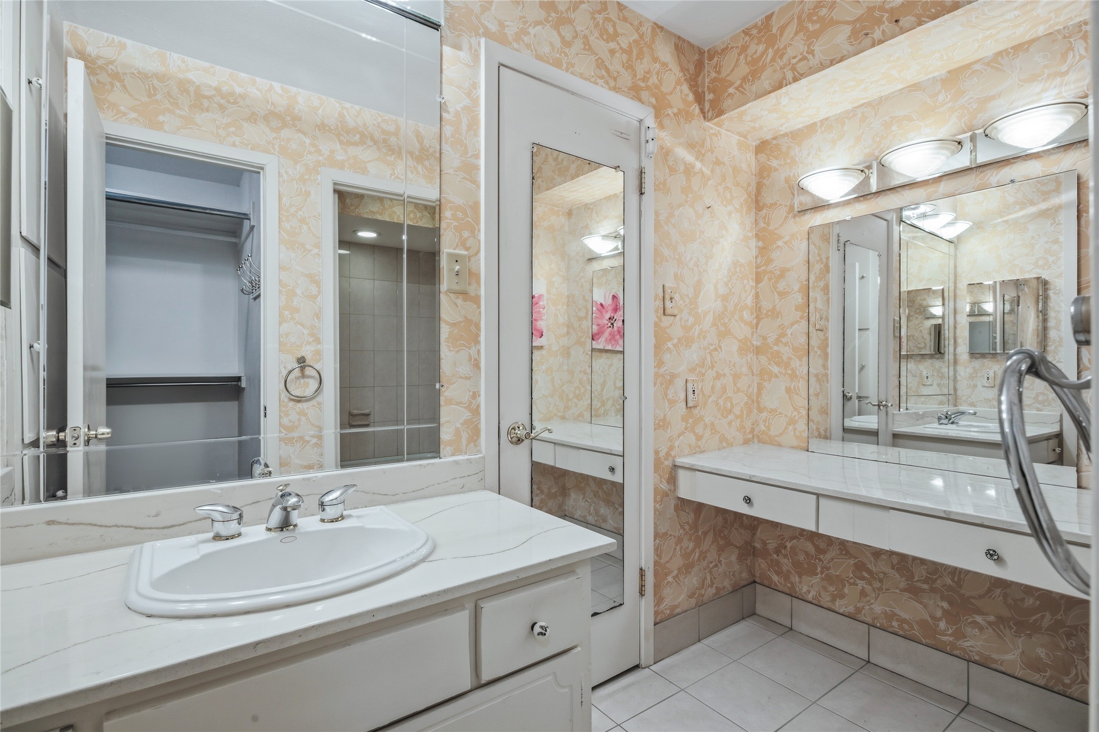 15721 Mapleview Circle Dallas TX 75248