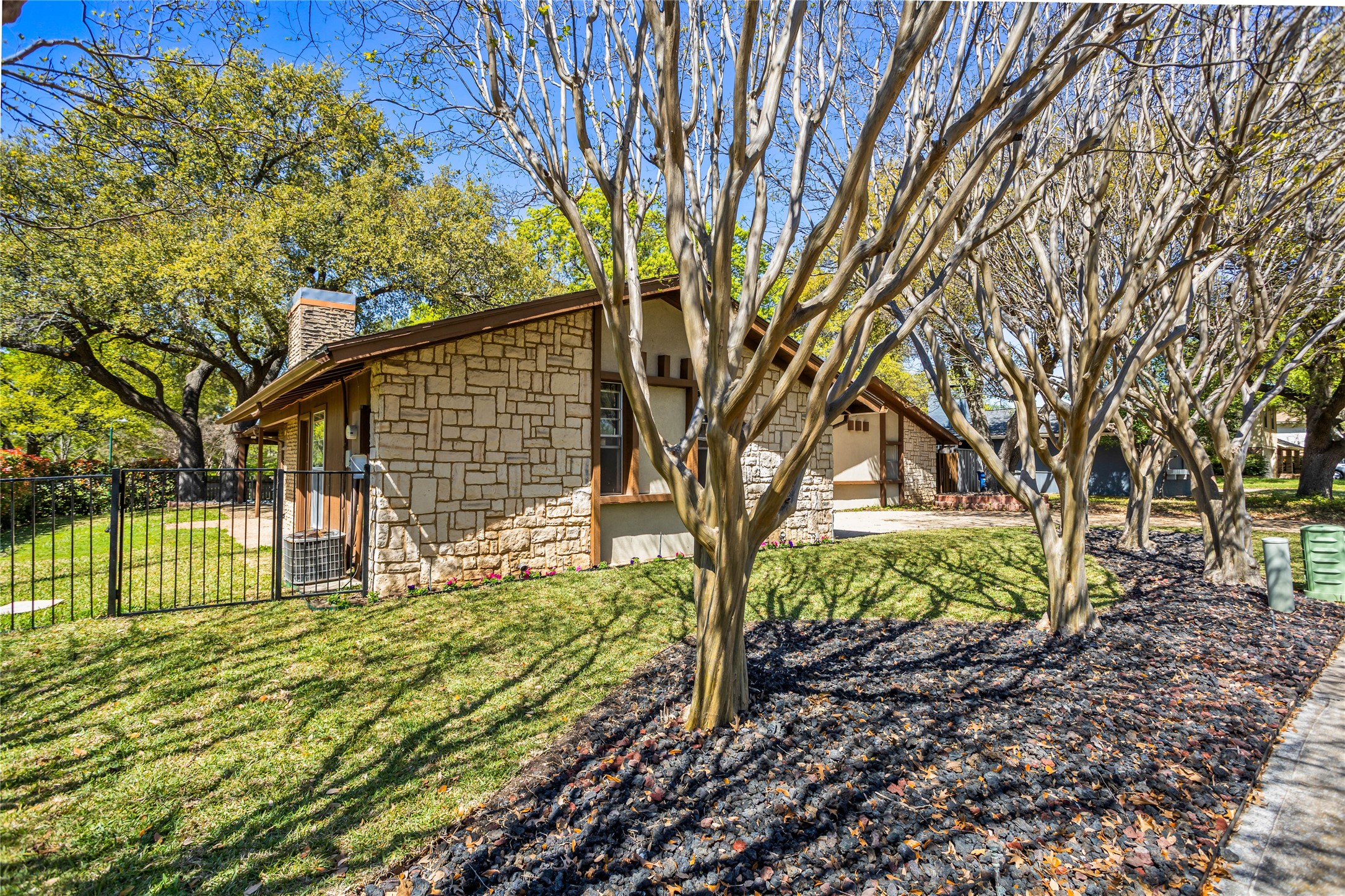 15721 Mapleview Circle Dallas TX 75248