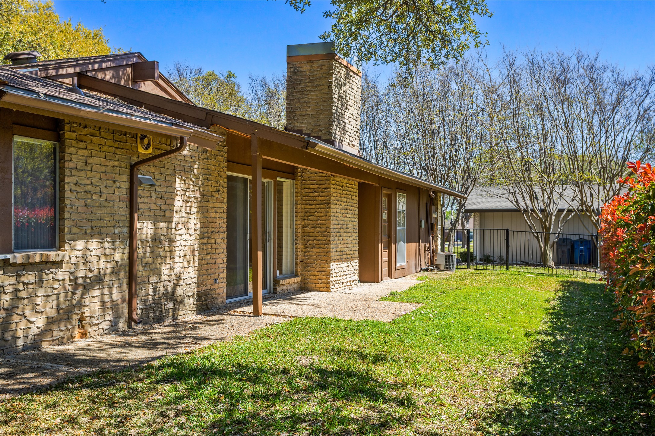 15721 Mapleview Circle Dallas TX 75248