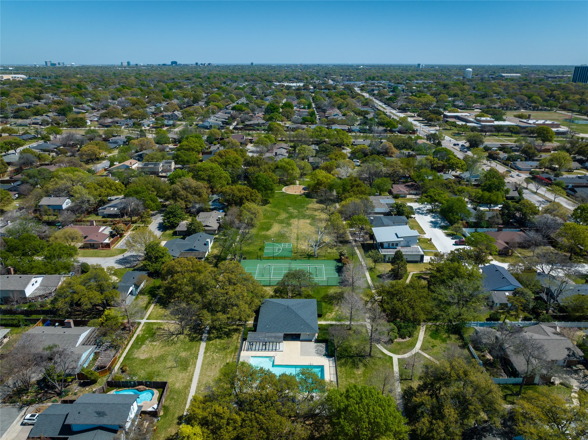 15721 Mapleview Circle Dallas TX 75248