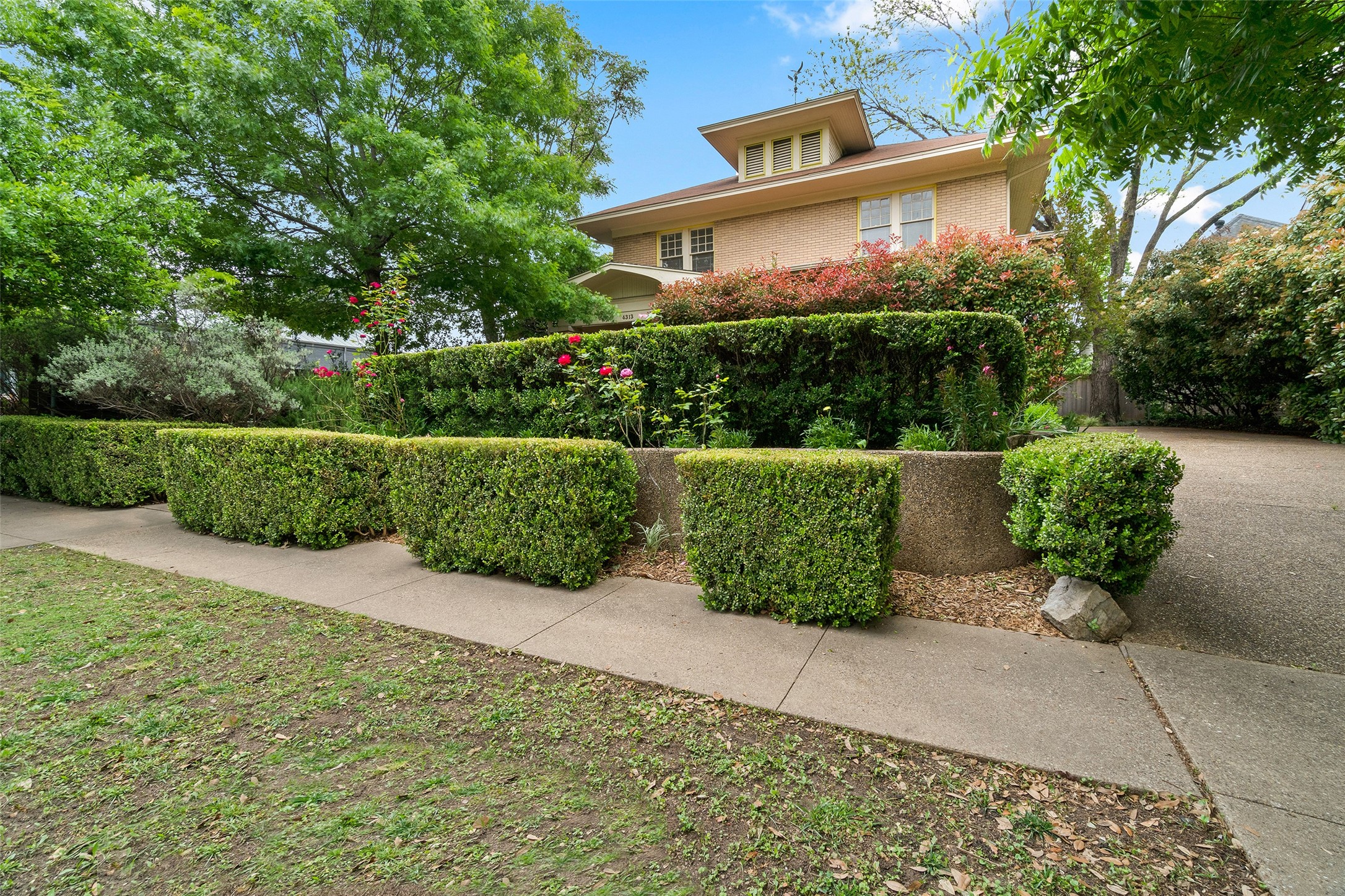 4313 Avondale Avenue Dallas TX 75219