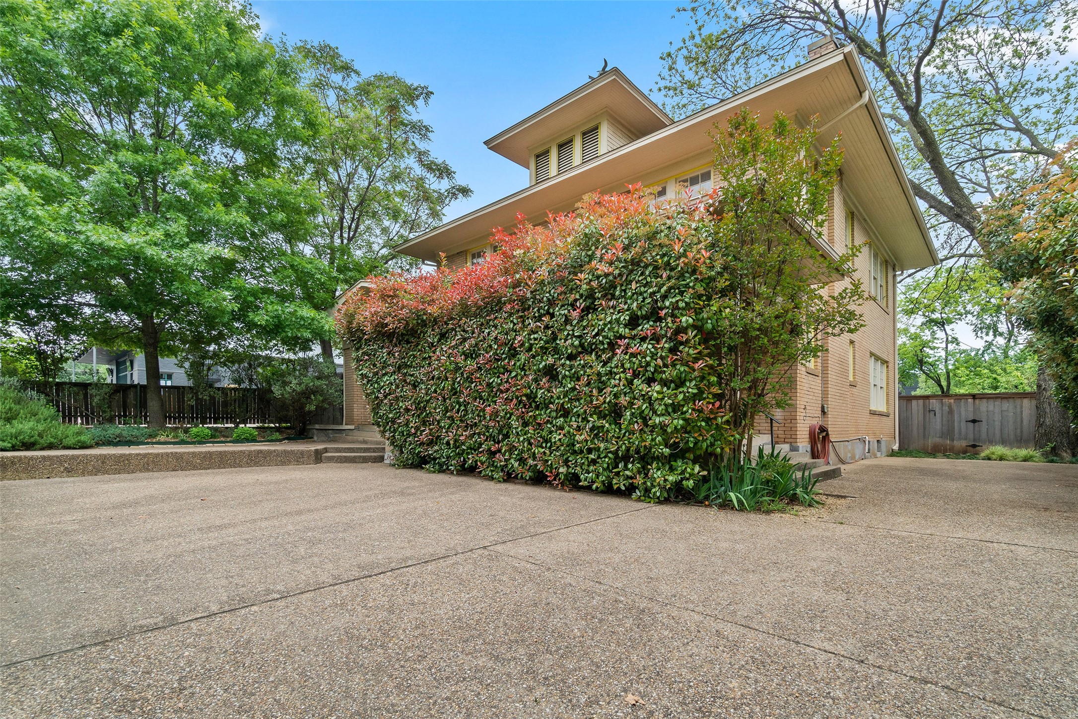 4313 Avondale Avenue Dallas TX 75219