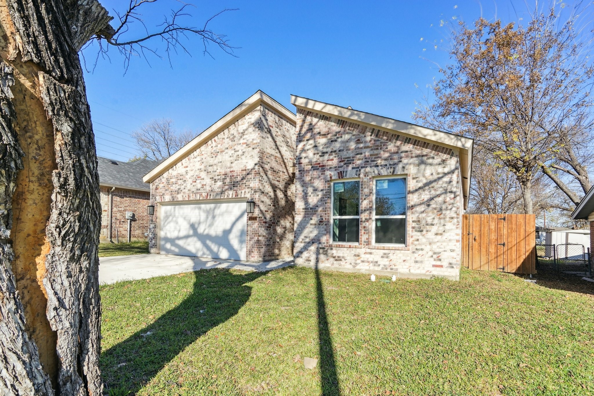 2114 Spikes Street Grand Prairie TX 75051