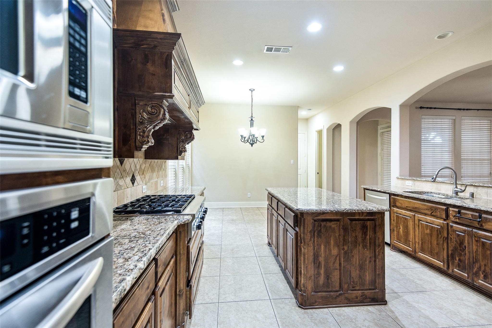 2016 Magic Mantle Drive Lewisville TX 75056