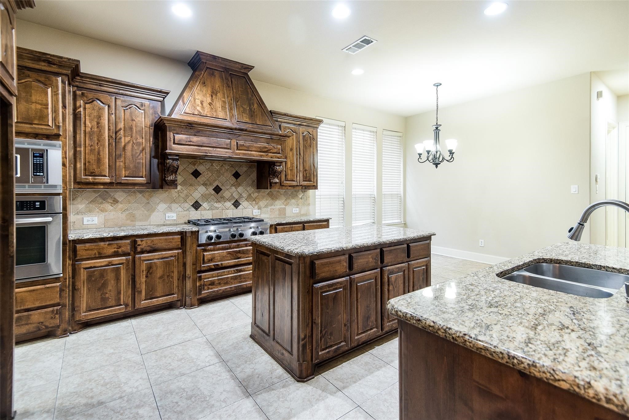 2016 Magic Mantle Drive Lewisville TX 75056