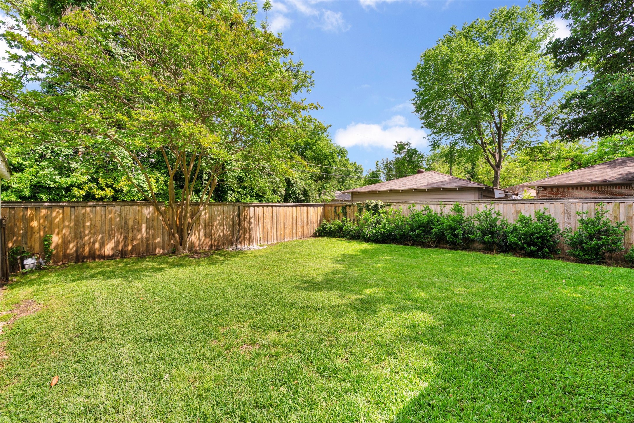 4628 Surf Drive Dallas TX 75214