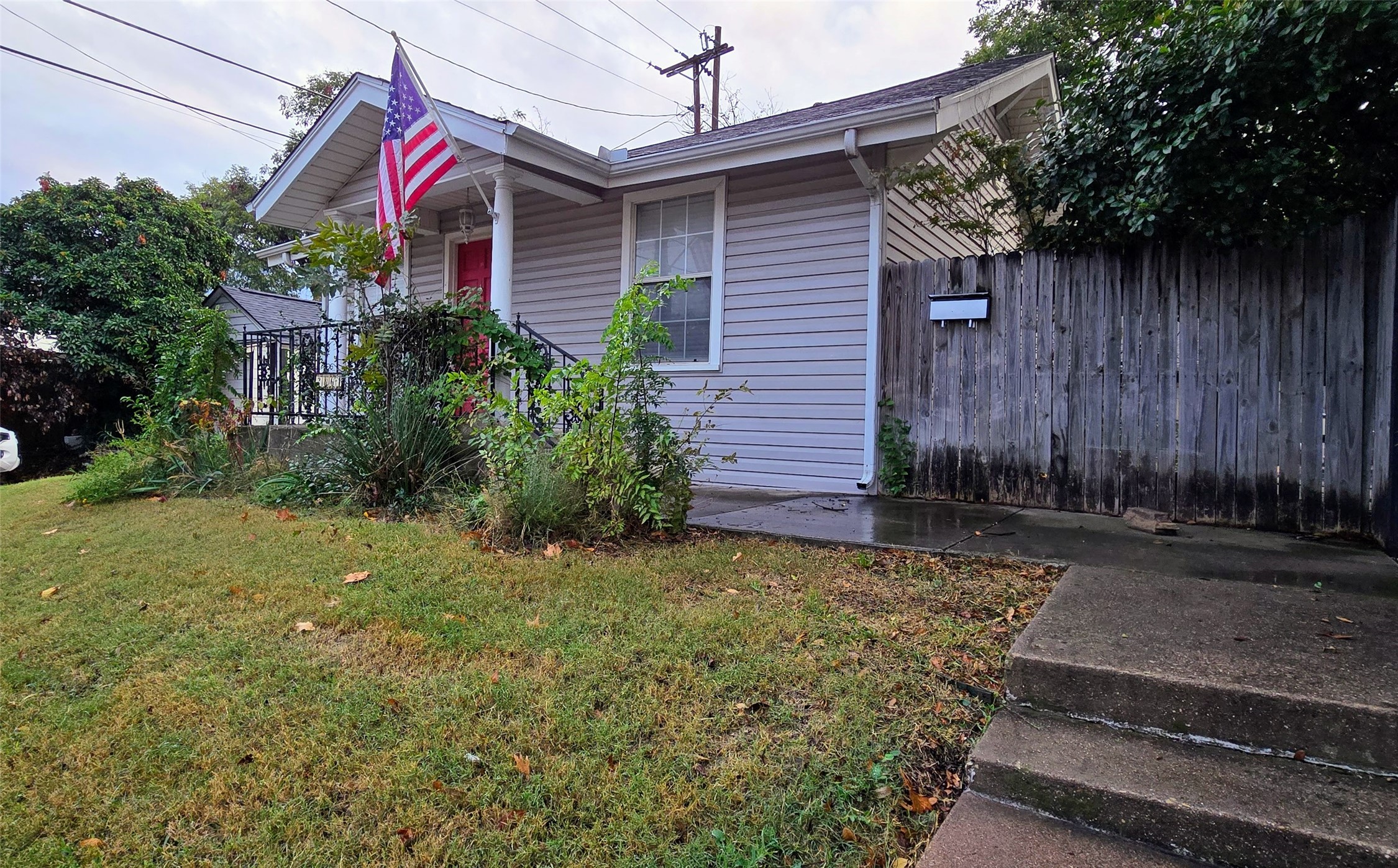 2861 W Devitt Street Fort Worth TX 76109