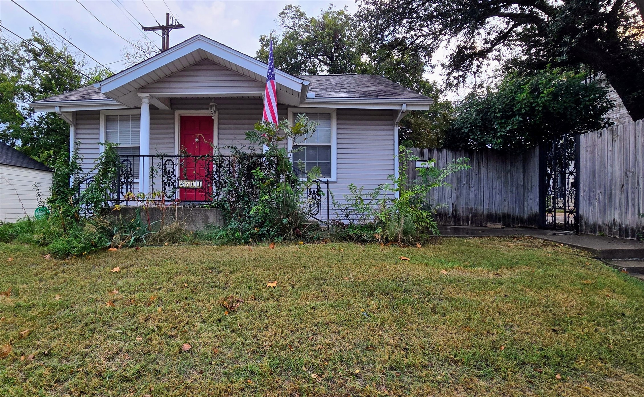 2861 W Devitt Street Fort Worth TX 76109