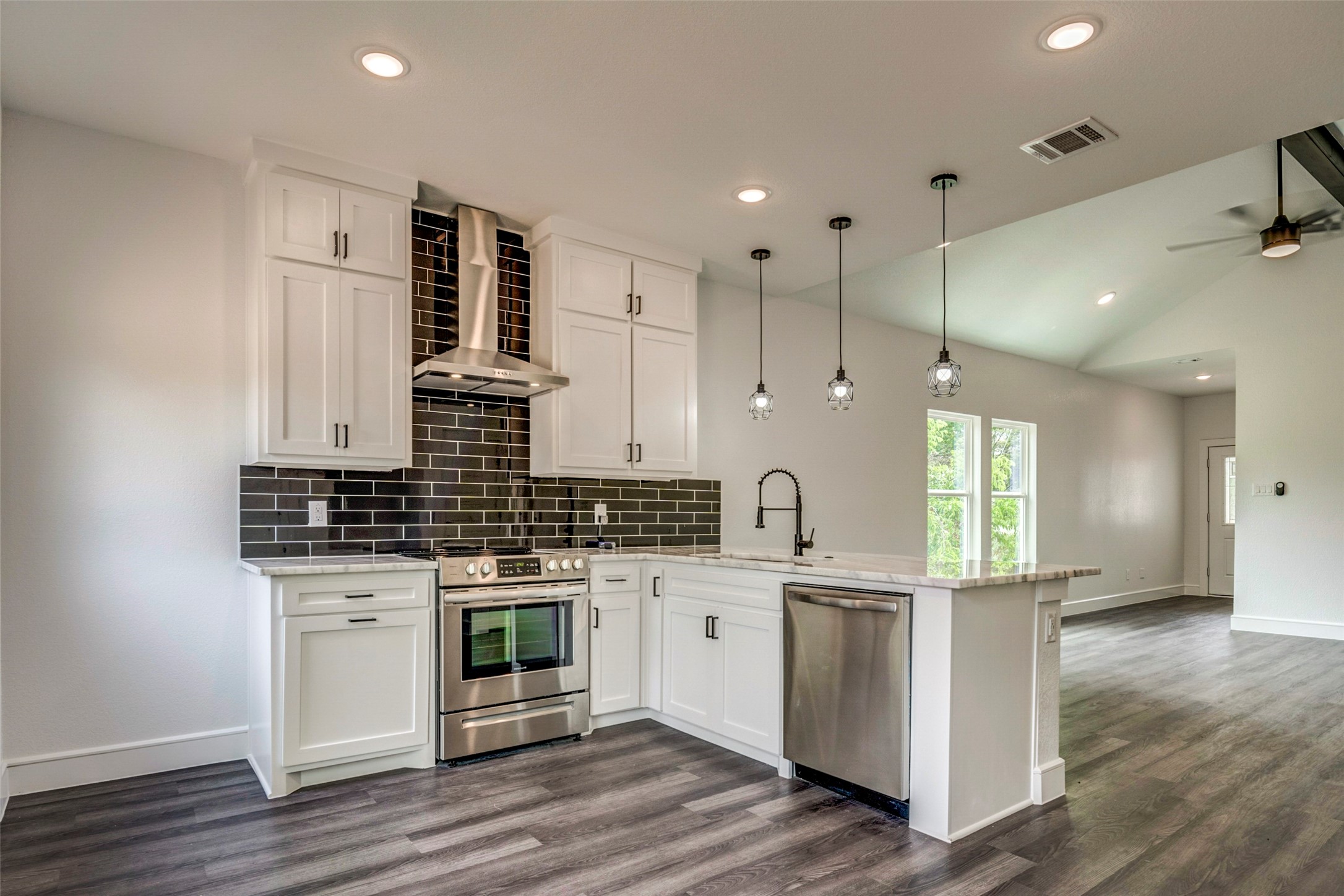 2513 Quail Run Trail Granbury TX 76048