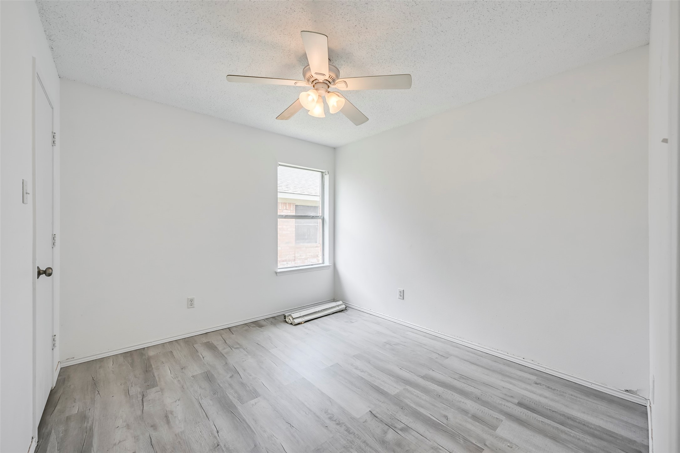 809 Elbe Drive Arlington TX 76001