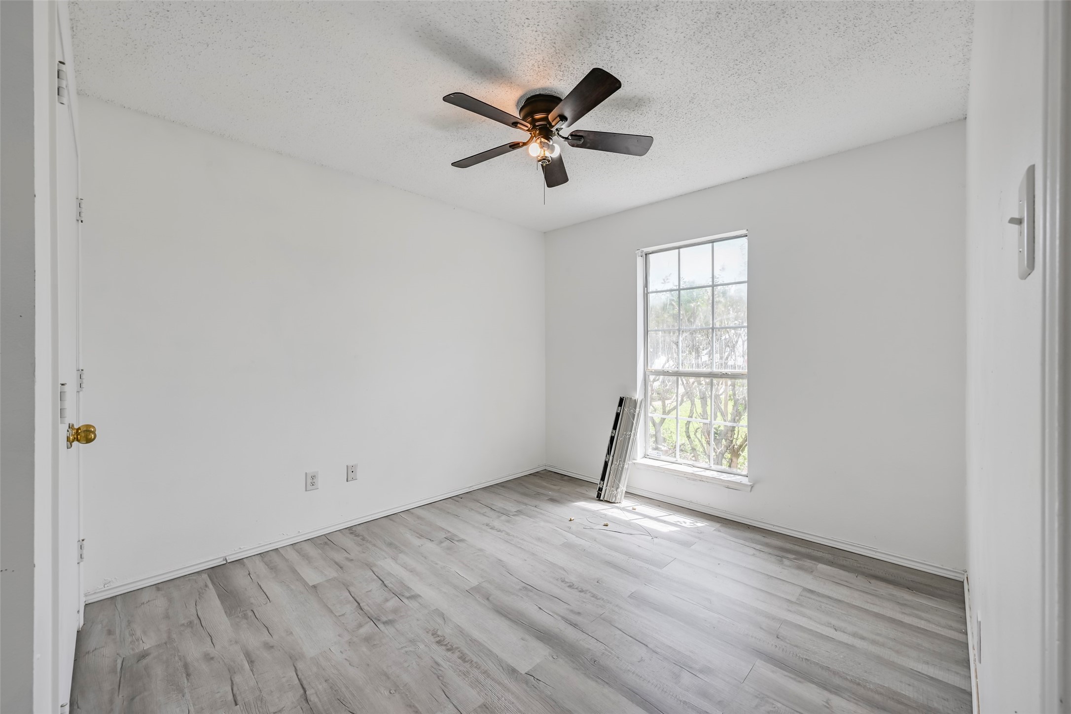 809 Elbe Drive Arlington TX 76001