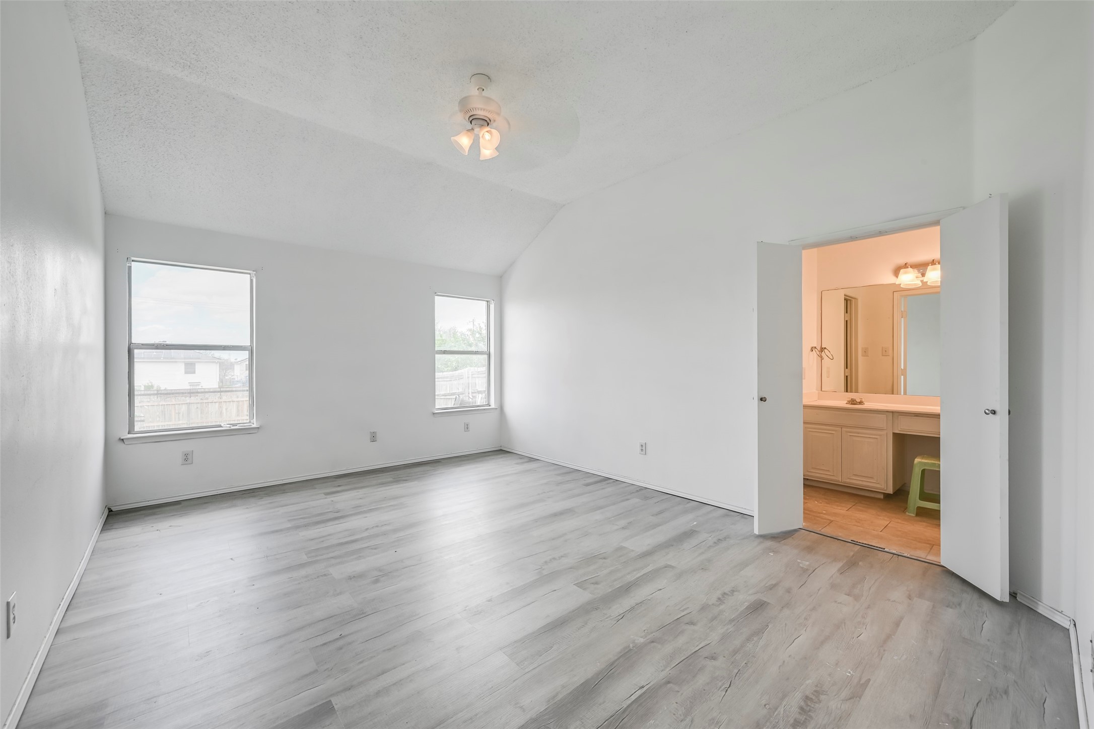 809 Elbe Drive Arlington TX 76001
