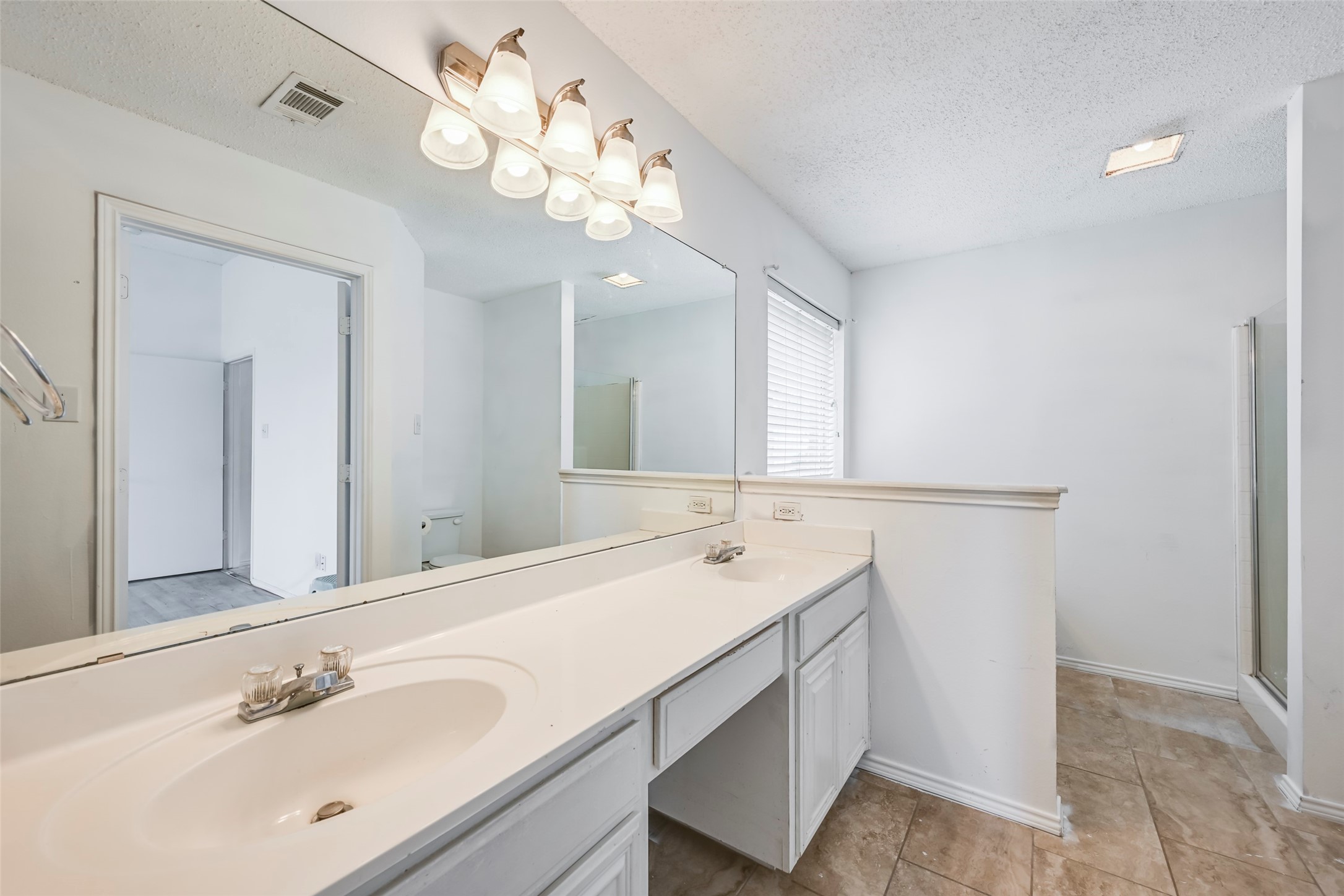 809 Elbe Drive Arlington TX 76001