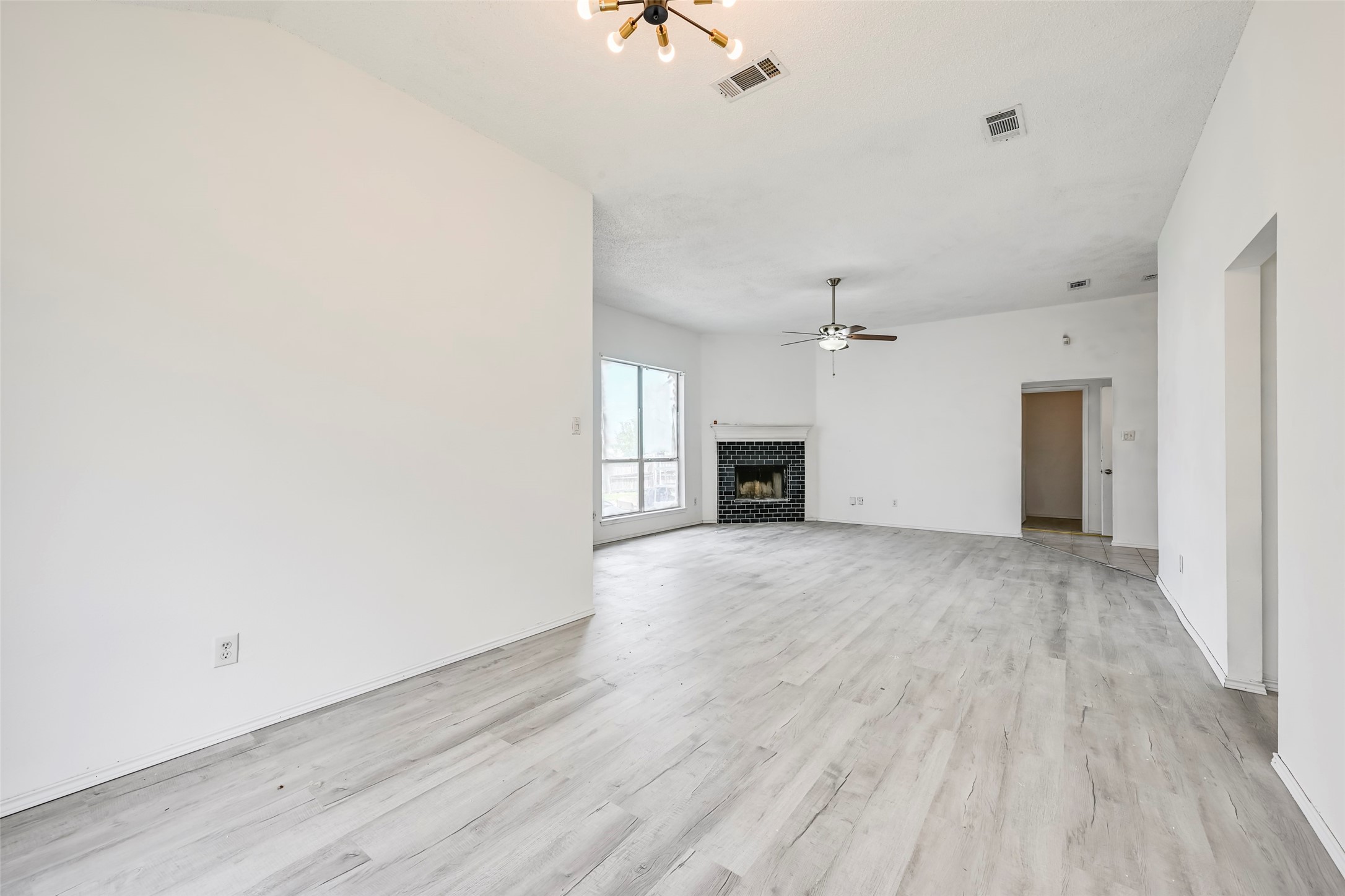 809 Elbe Drive Arlington TX 76001