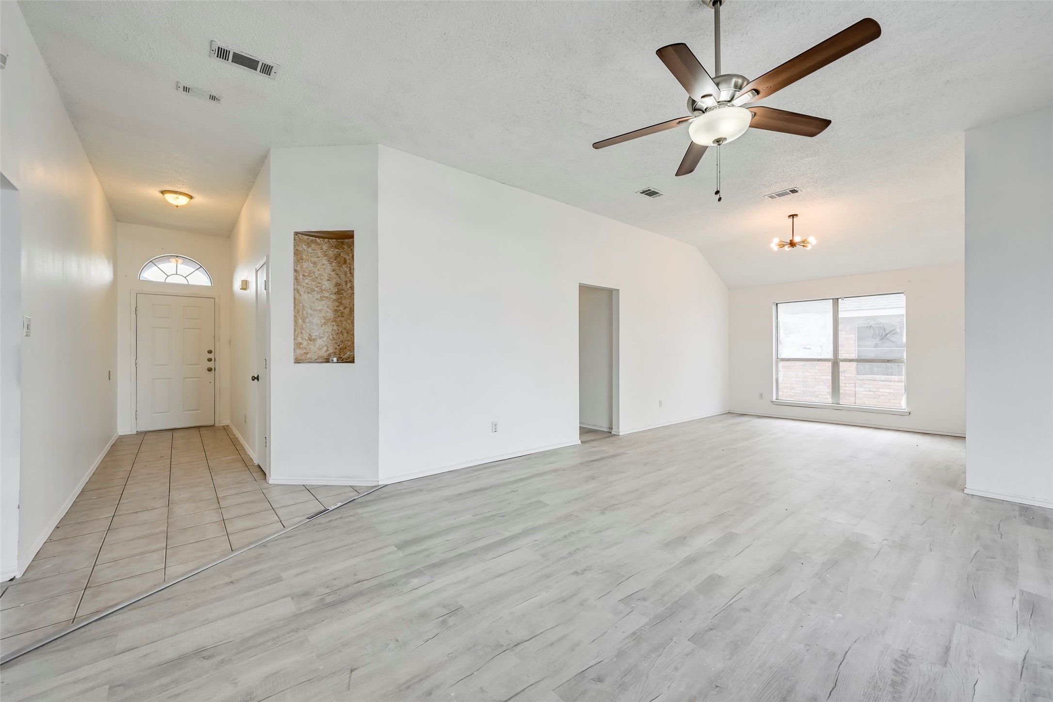 809 Elbe Drive Arlington TX 76001