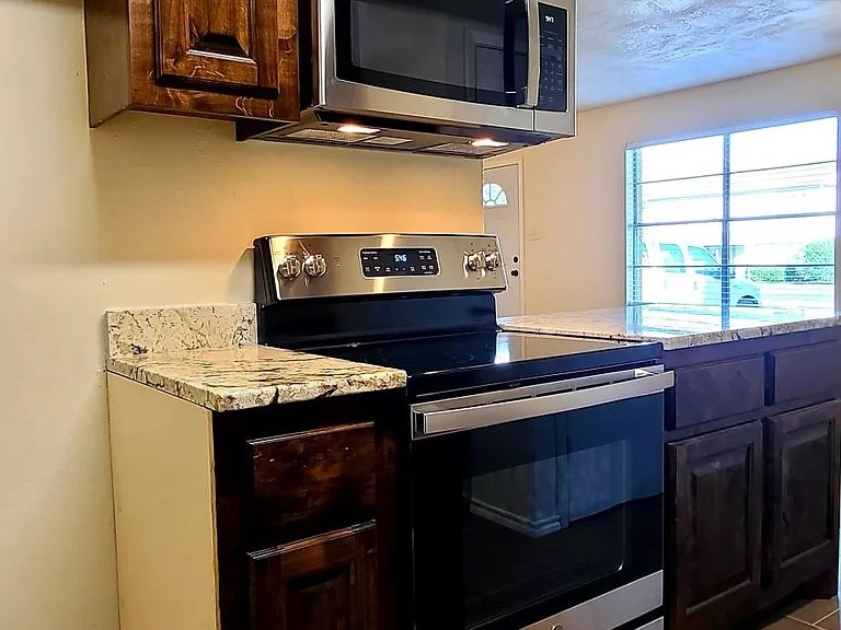 436 SW Thomas Street Burleson TX 76028