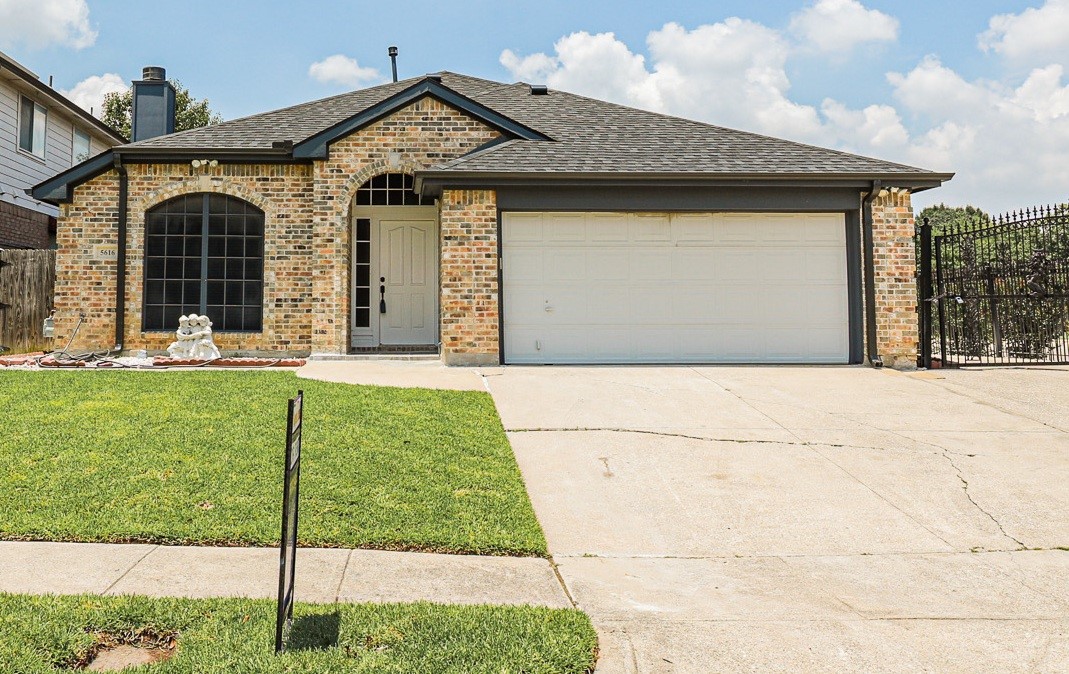 5616 Indian Hill Drive Arlington TX 76018