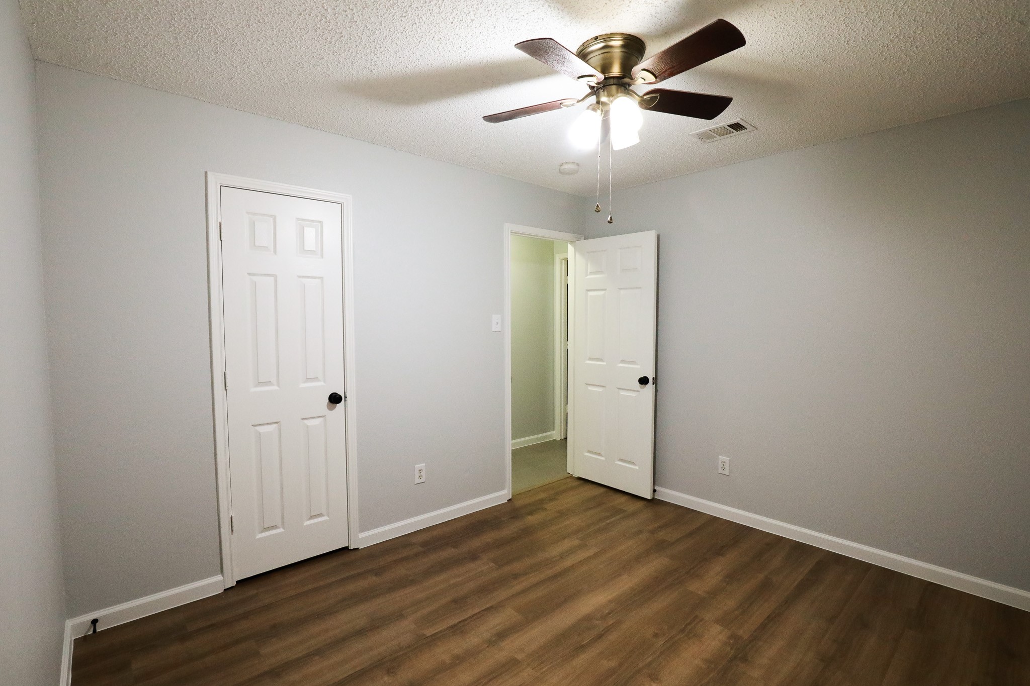 5616 Indian Hill Drive Arlington TX 76018
