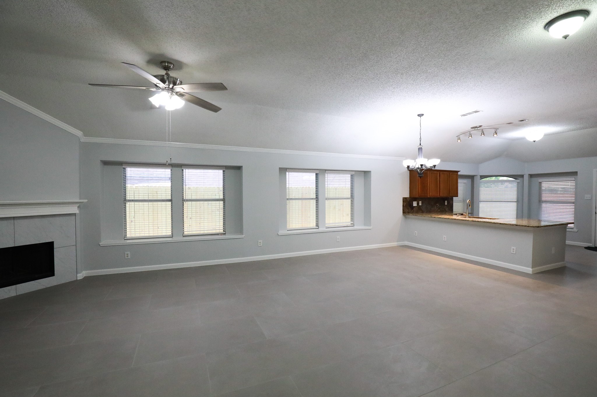5616 Indian Hill Drive Arlington TX 76018