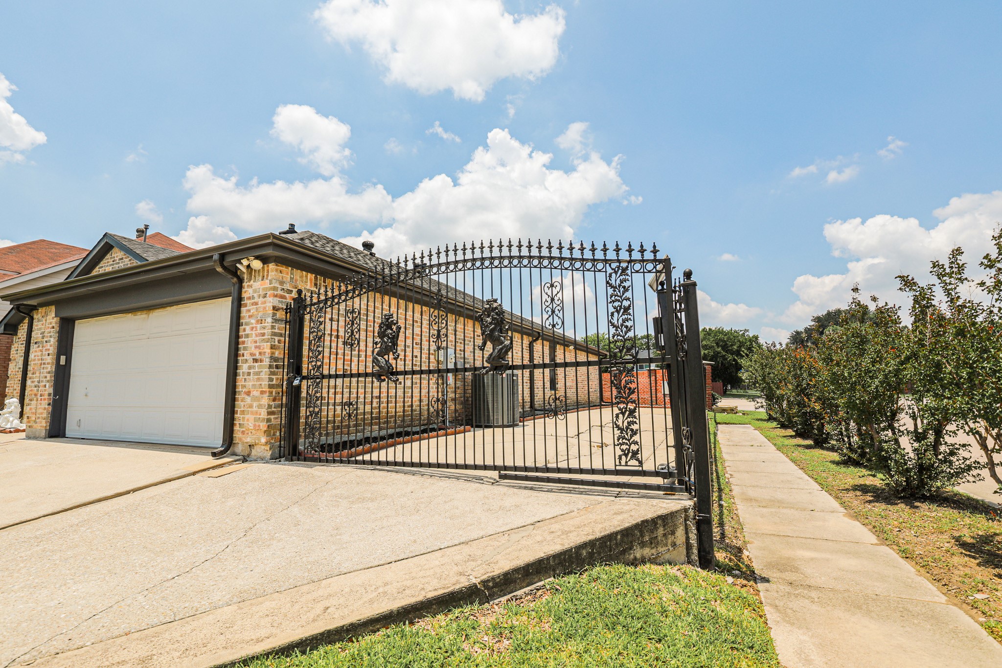 5616 Indian Hill Drive Arlington TX 76018