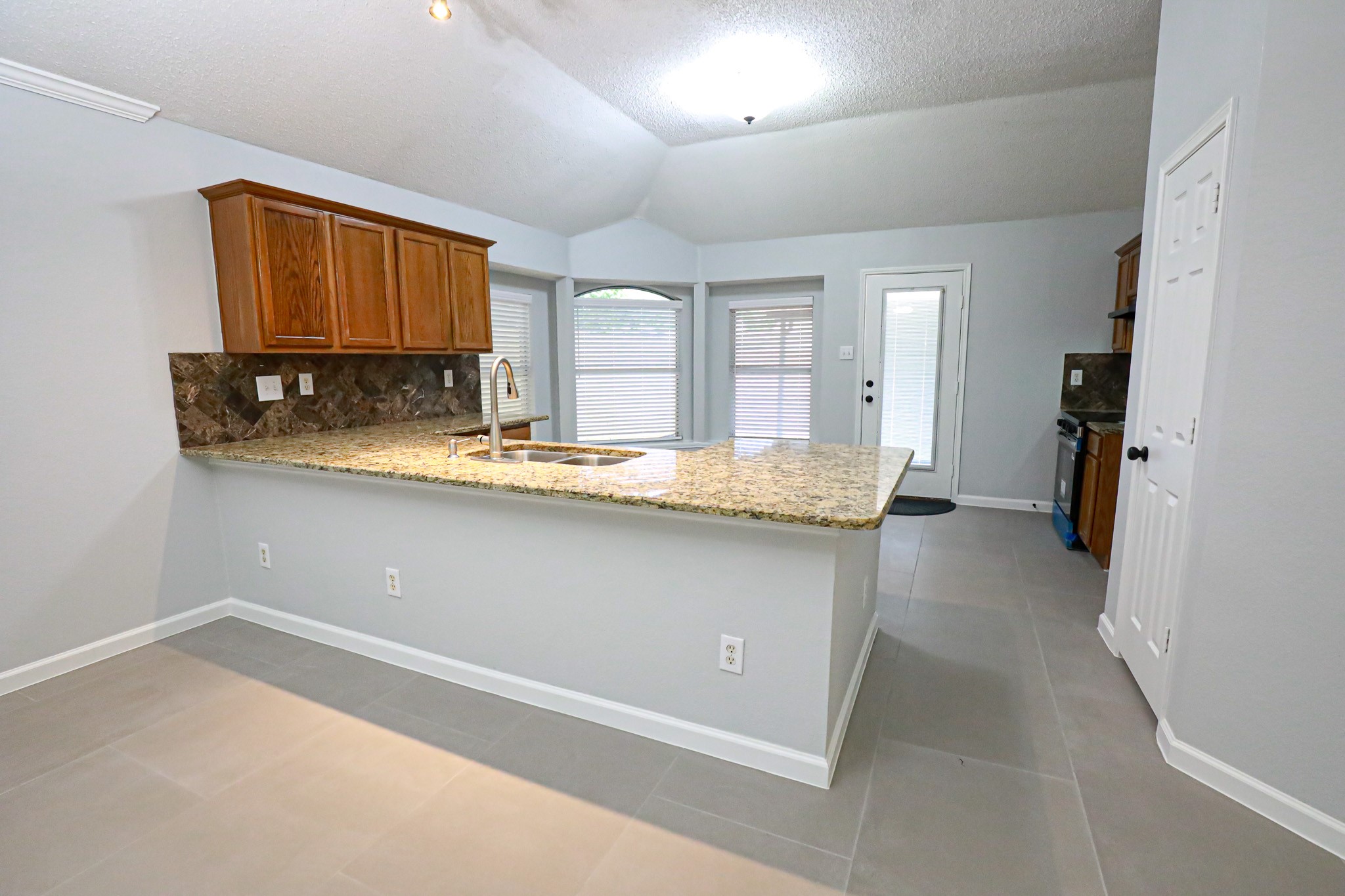 5616 Indian Hill Drive Arlington TX 76018