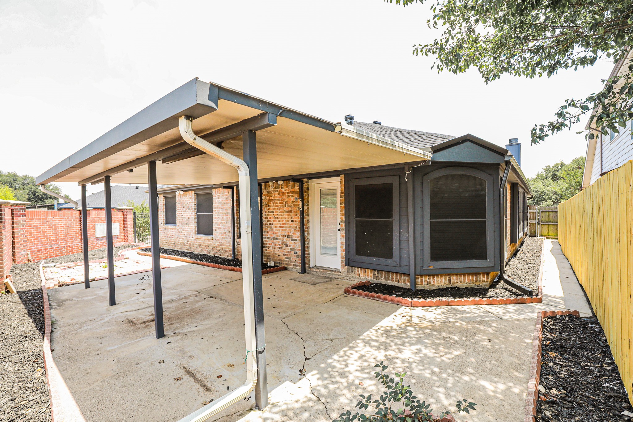 5616 Indian Hill Drive Arlington TX 76018