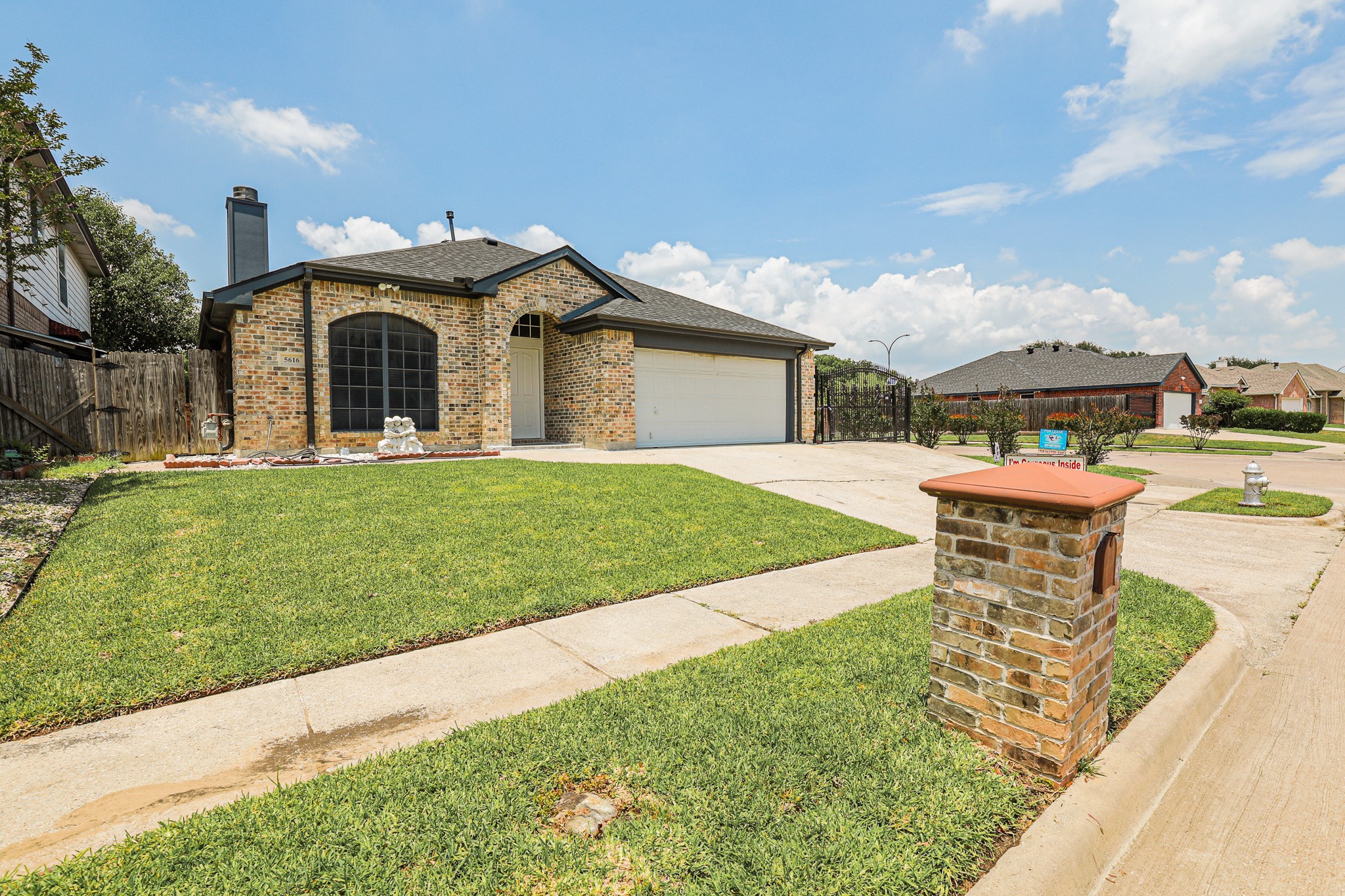 5616 Indian Hill Drive Arlington TX 76018