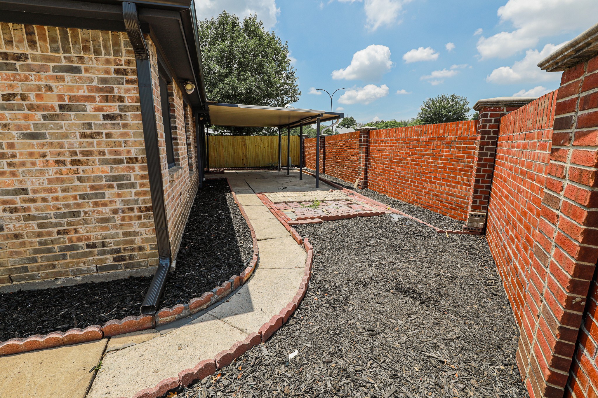 5616 Indian Hill Drive Arlington TX 76018