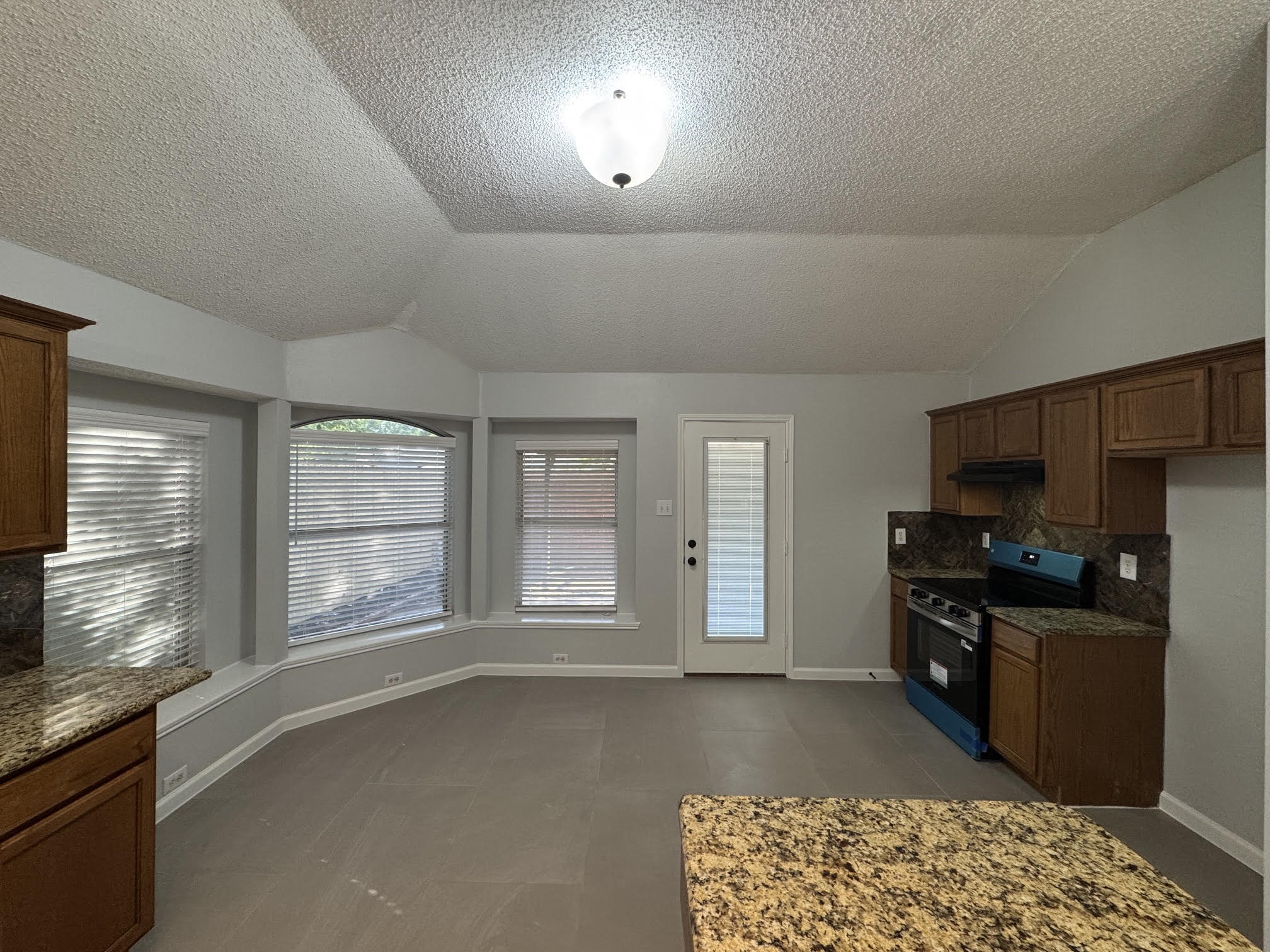 5616 Indian Hill Drive Arlington TX 76018